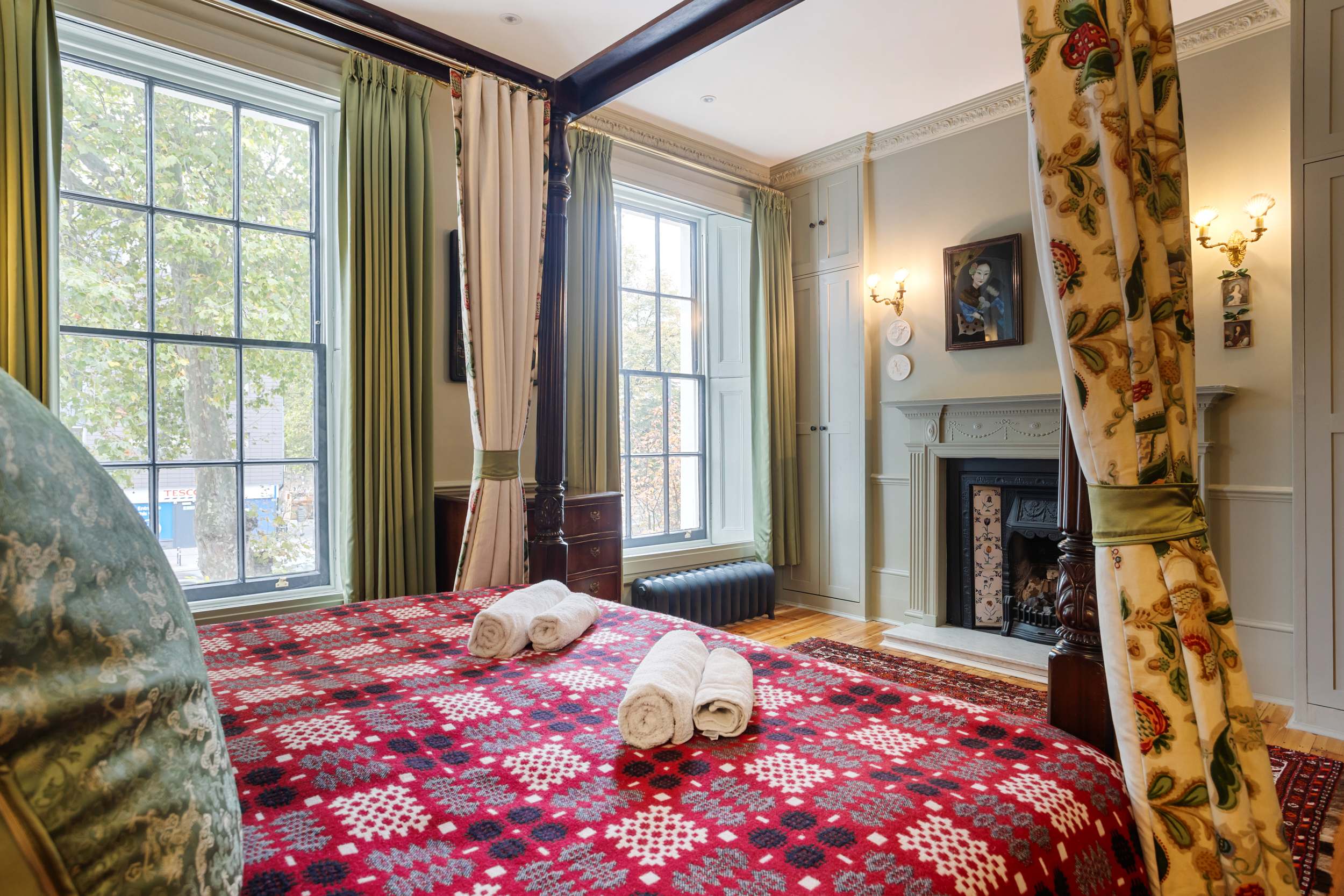 1820s 4BR Townhouse Sleeps 9 Near Tube by Omega in Bow Road 23 E3 2AD - Property image 26 - VivreStays