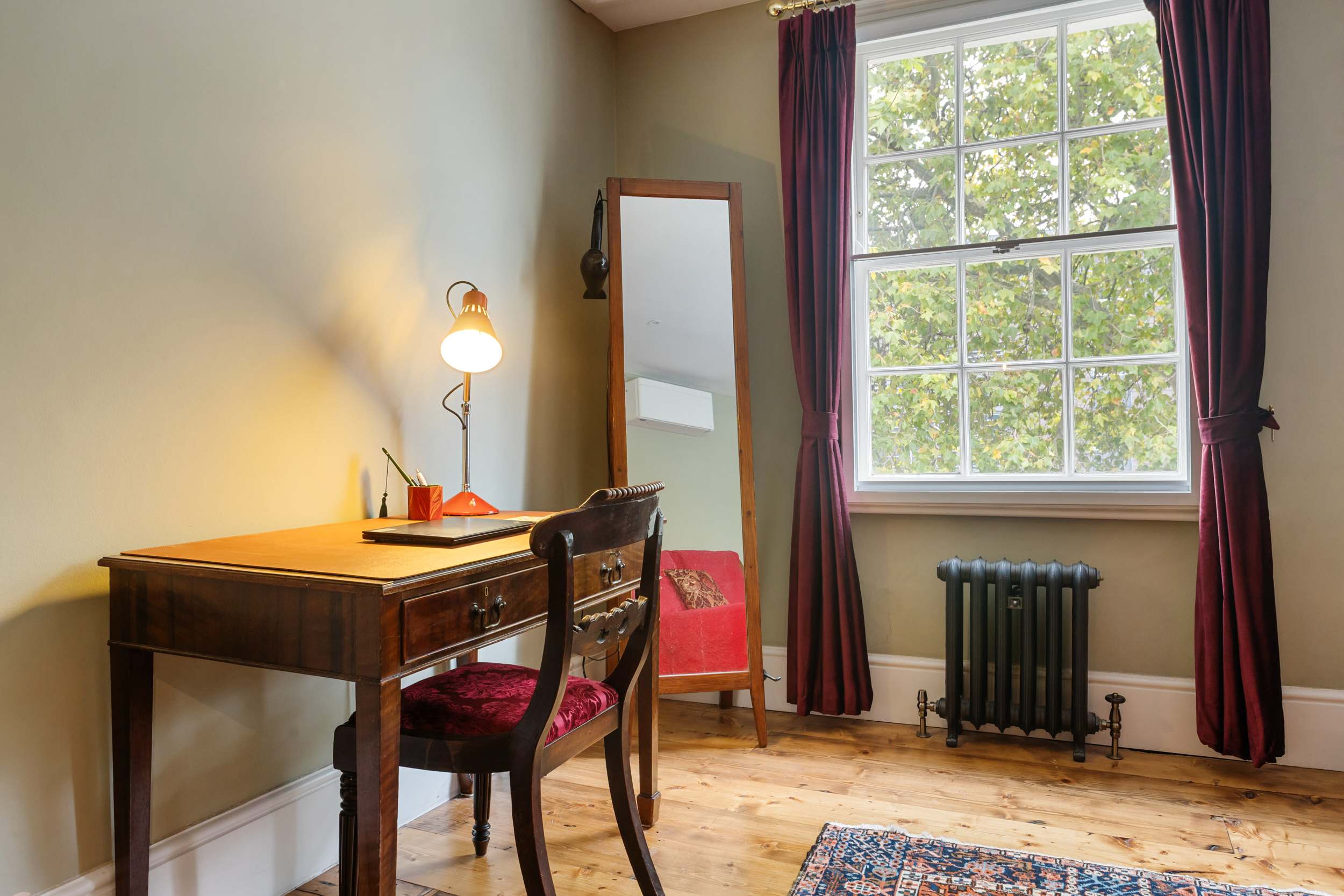 1820s 4BR Townhouse Sleeps 9 Near Tube by Omega in Bow Road 23 E3 2AD - Property image 33 - VivreStays