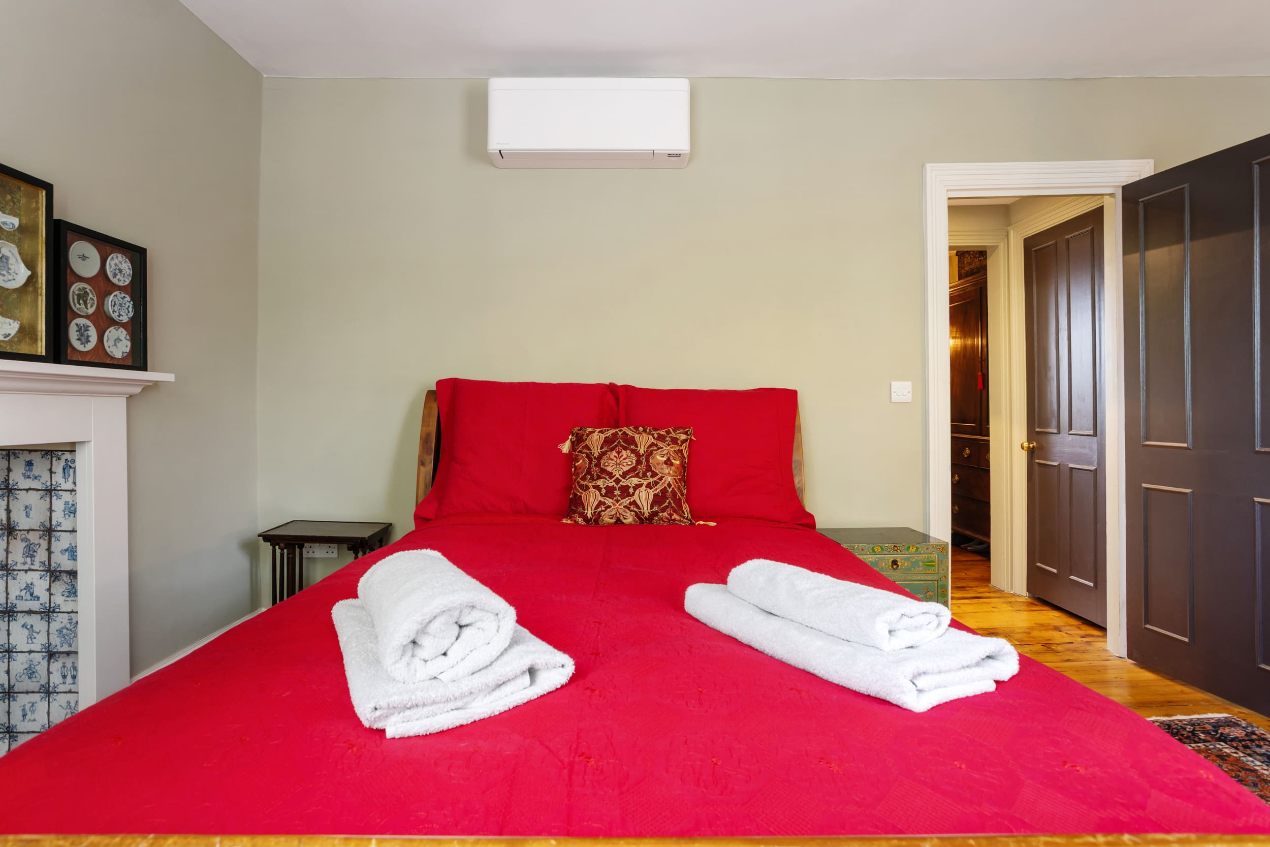 1820s 4BR Townhouse Sleeps 9 Near Tube by Omega in Bow Road 23 E3 2AD - Property image 32 - VivreStays