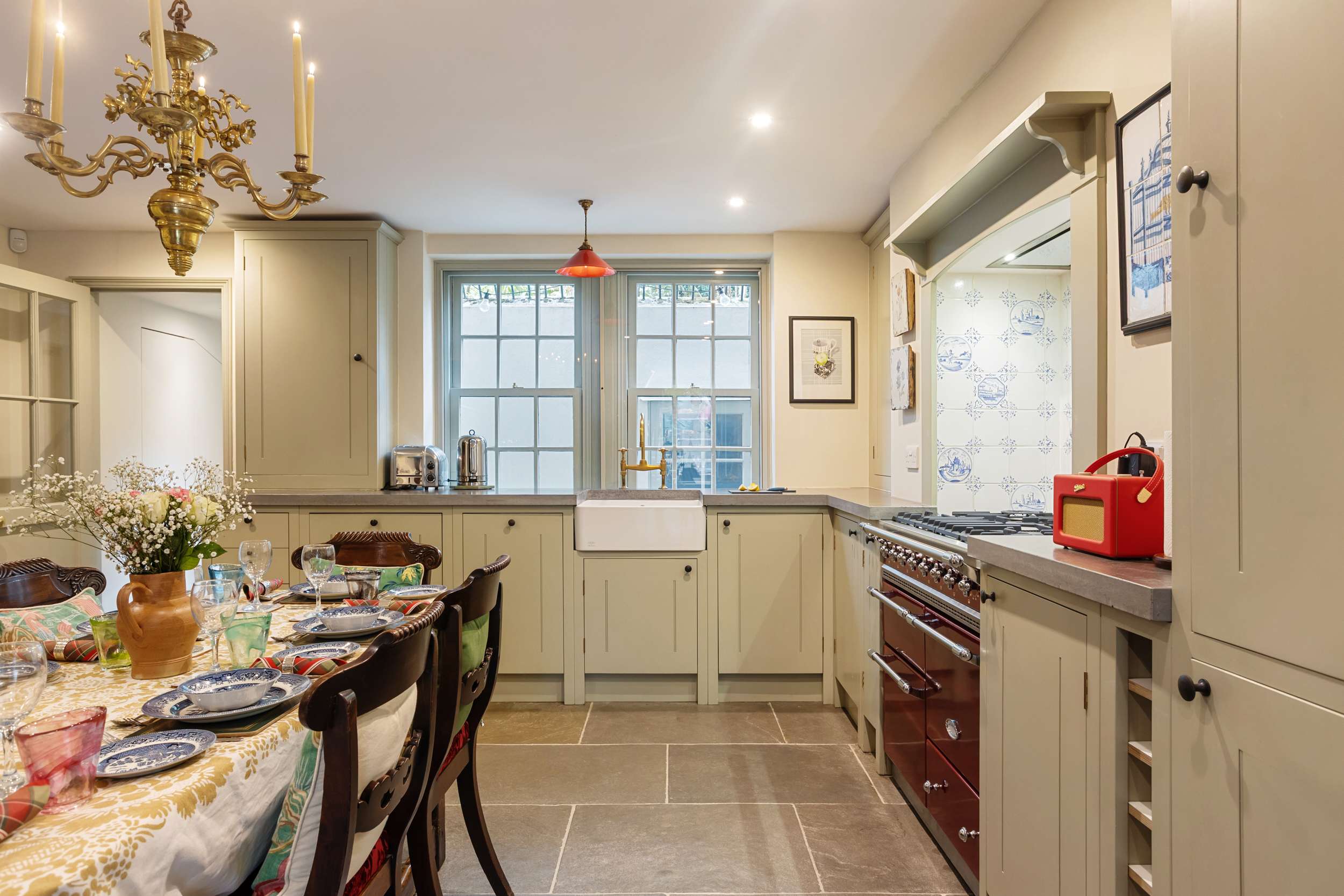 1820s 4BR Townhouse Sleeps 9 Near Tube by Omega in Bow Road 23 E3 2AD - Property image 14 - VivreStays