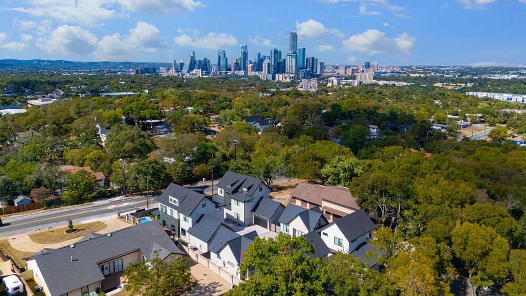 Sleeps 20, 5br Pool table, Chef's Kitchen, Pool  — Austin, TX — vacation rental