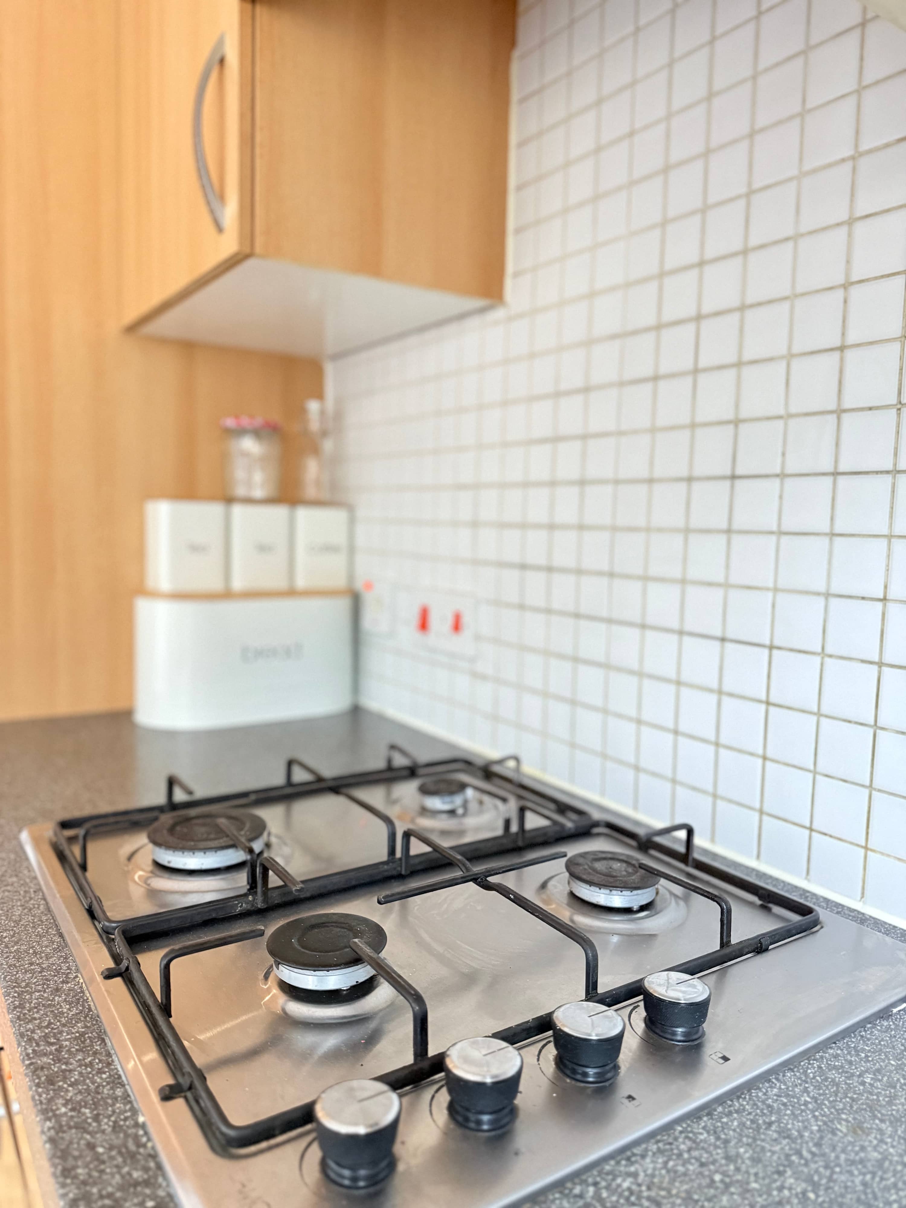 Muirhouse 2BR Apartment with Free Parking in Muirhouse Street 21 G41 1QD - Property image 6 - VivreStays