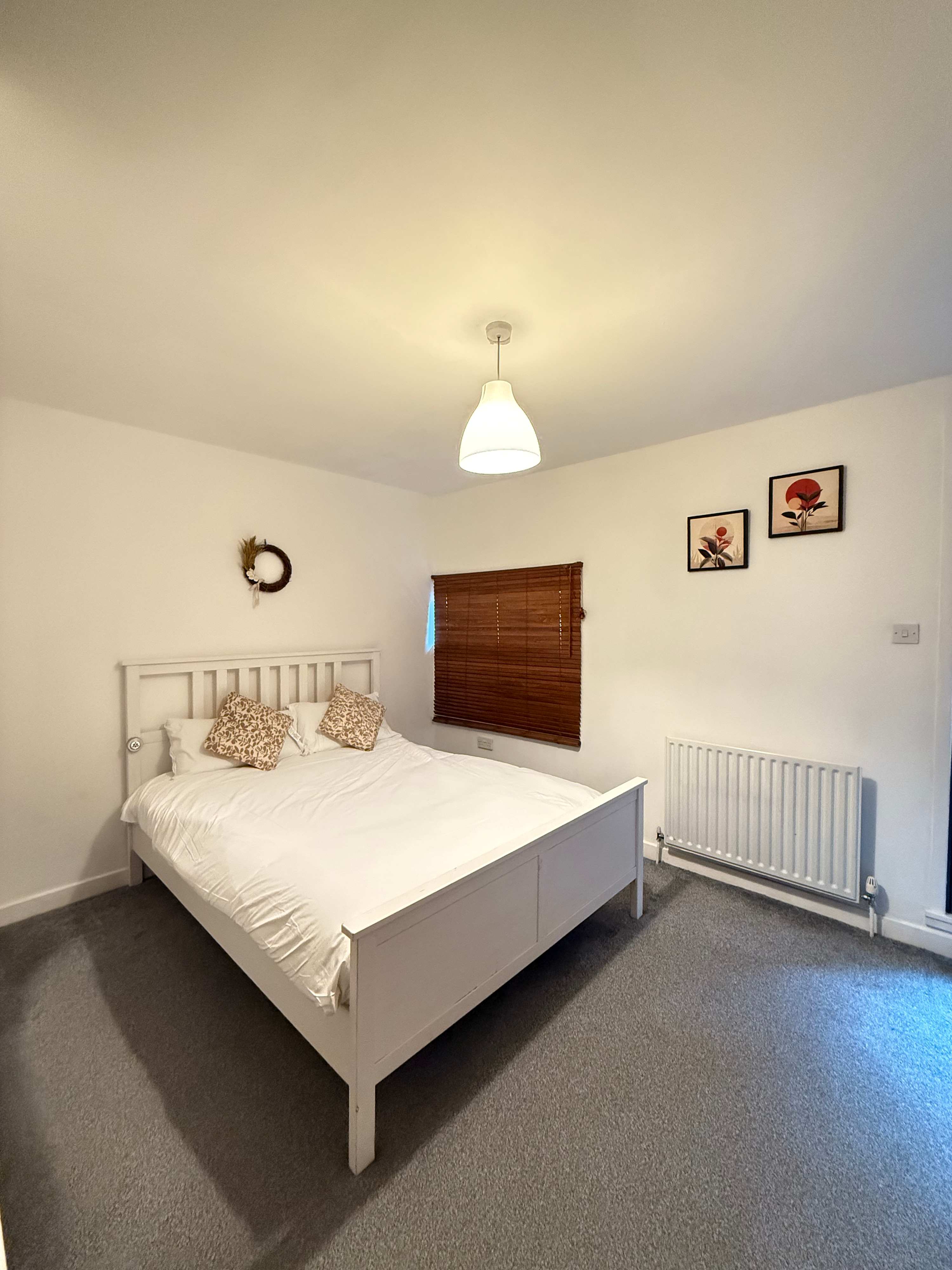 Muirhouse 2BR Apartment with Free Parking in Muirhouse Street 21 G41 1QD - Property image 4 - VivreStays