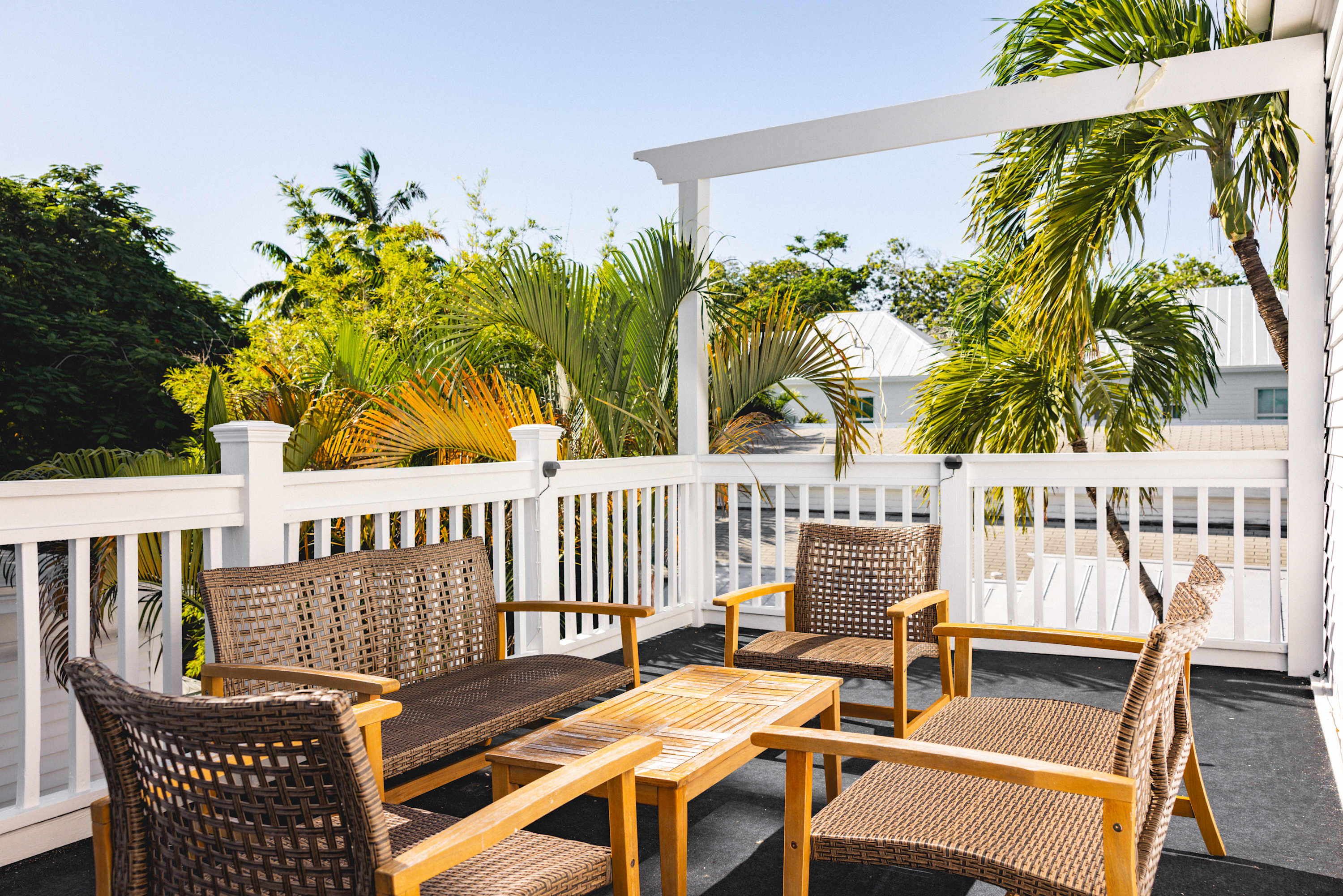 1 Block to Duval St | Banana's Foster Guesthouse 2