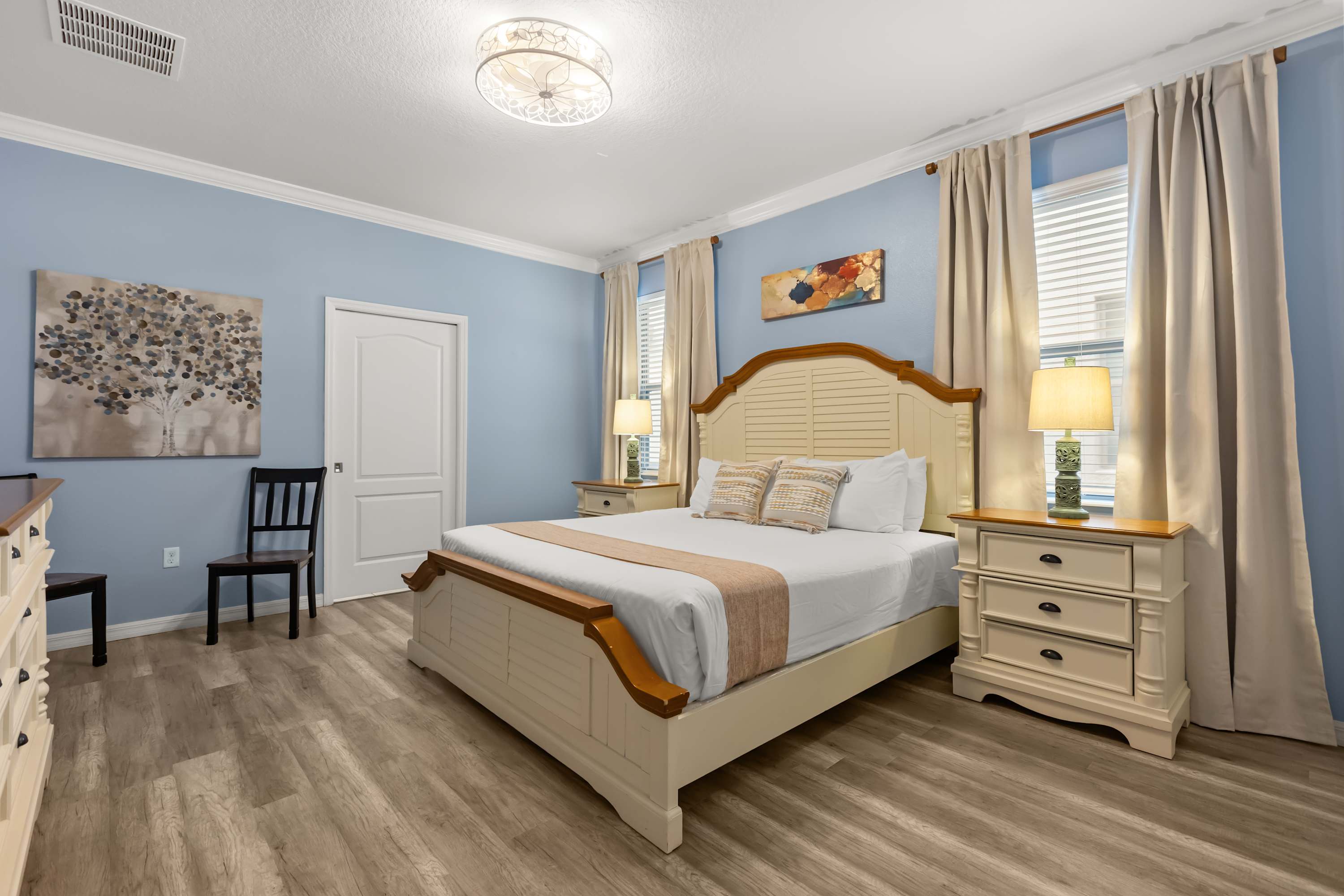 Upstay Renovated 9BR Home w Theater Games Room 2