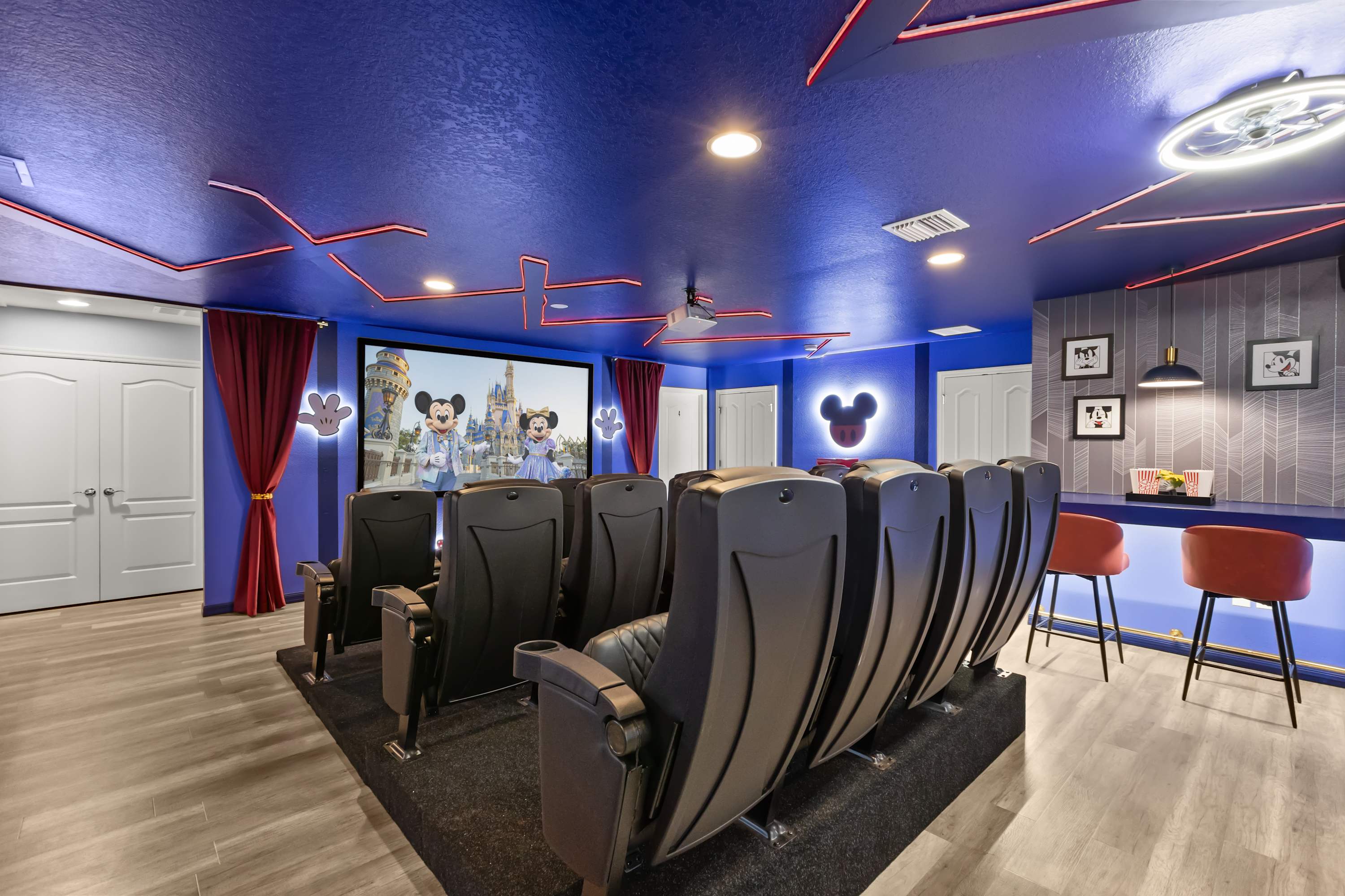 Upstay Renovated 9BR Home w Theater Games Room