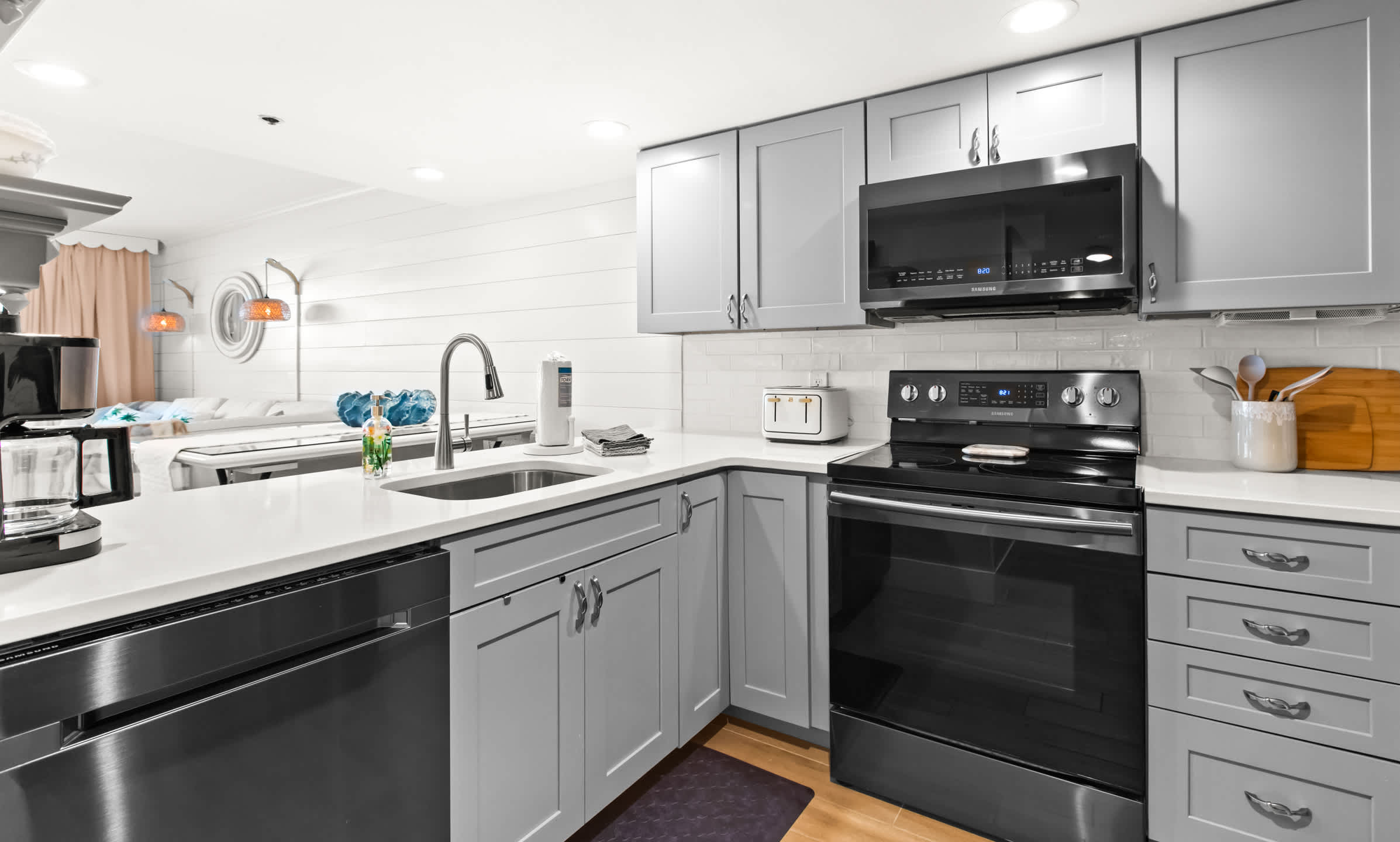 One Seagrove Place 0204 13