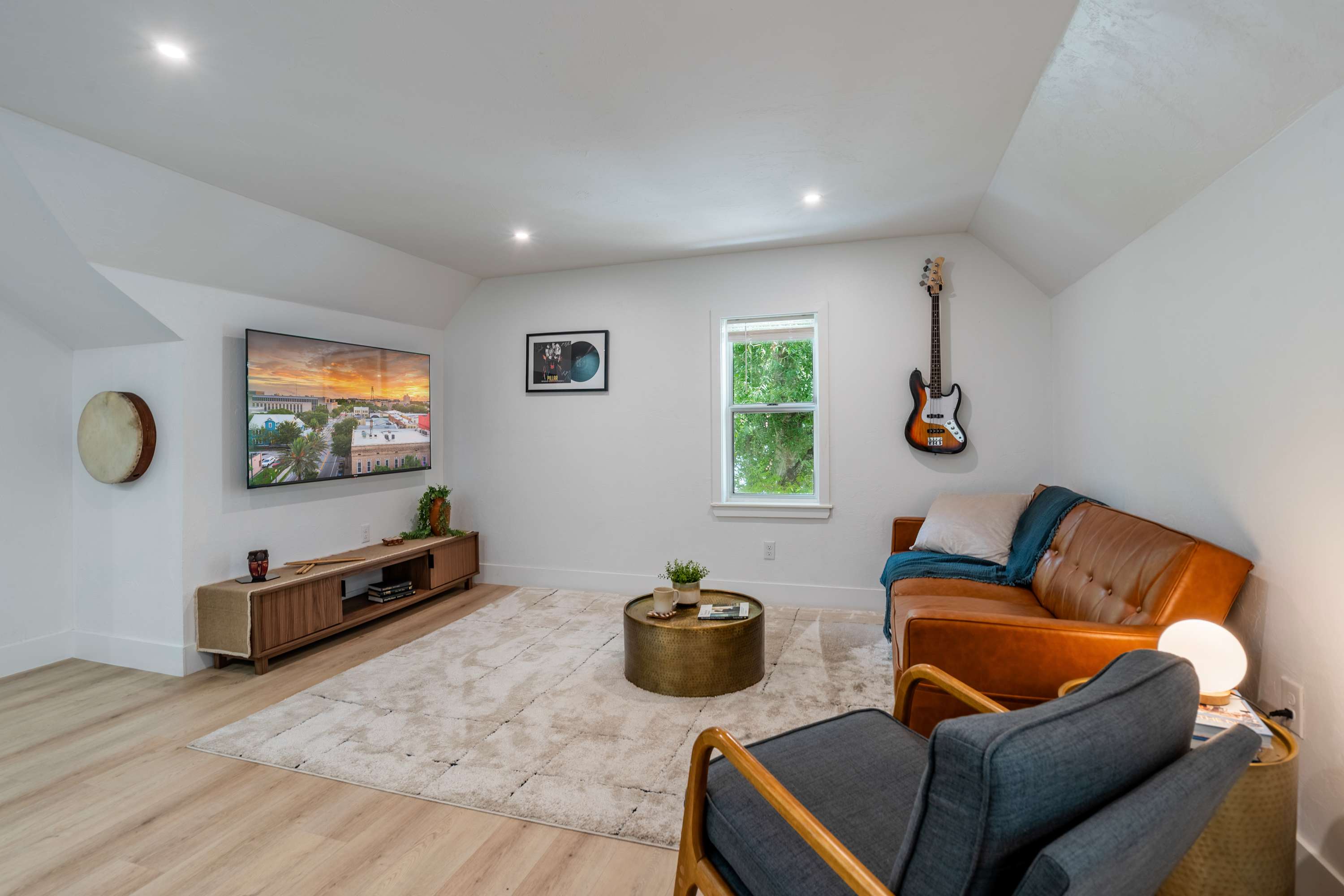 Rhythm at The Key | 1mi to UF & DT • Full Kitchen — Gainesville, FL — vacation rental