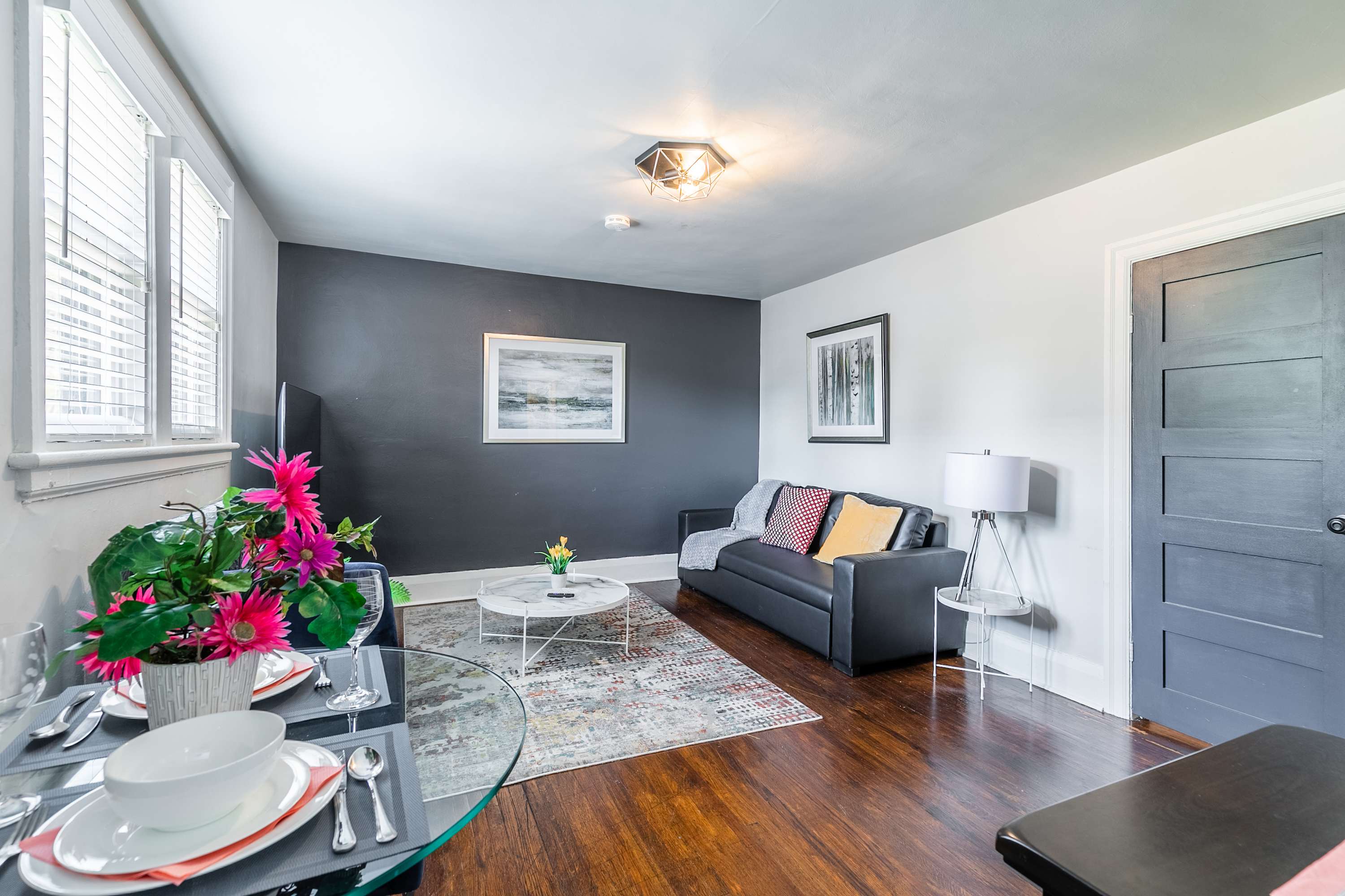 Stylish 1BR Apartment James South Hamilton