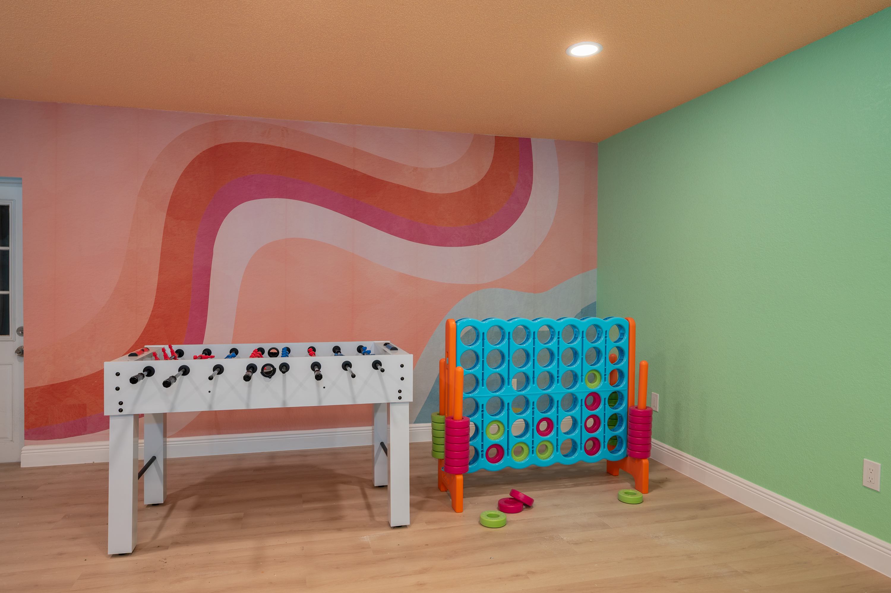 Pool, Putting Green, Sport Court, Gym 3Mi to Beach