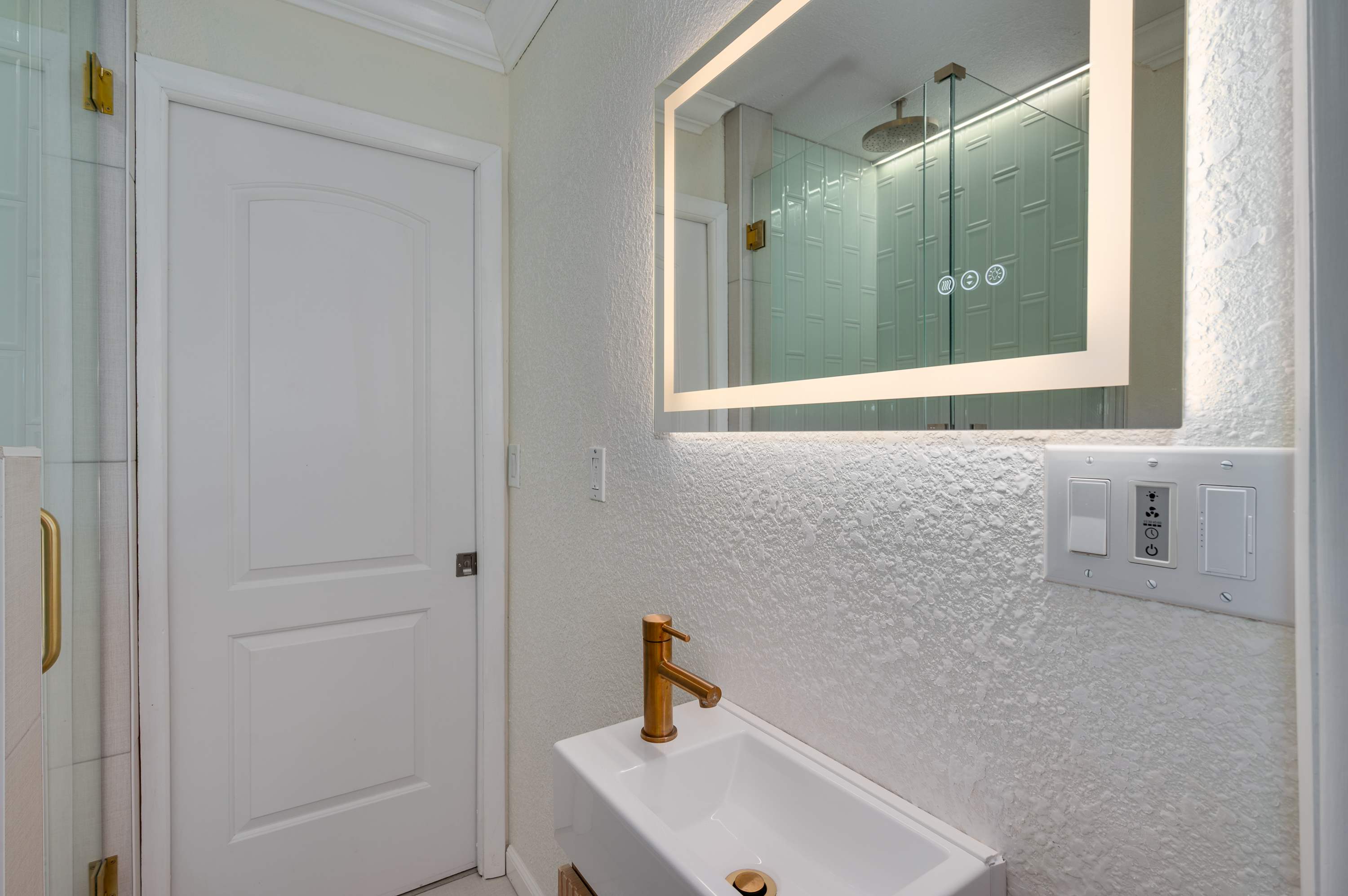 Pool, Putting Green, Sport Court, Gym 3Mi to Beach