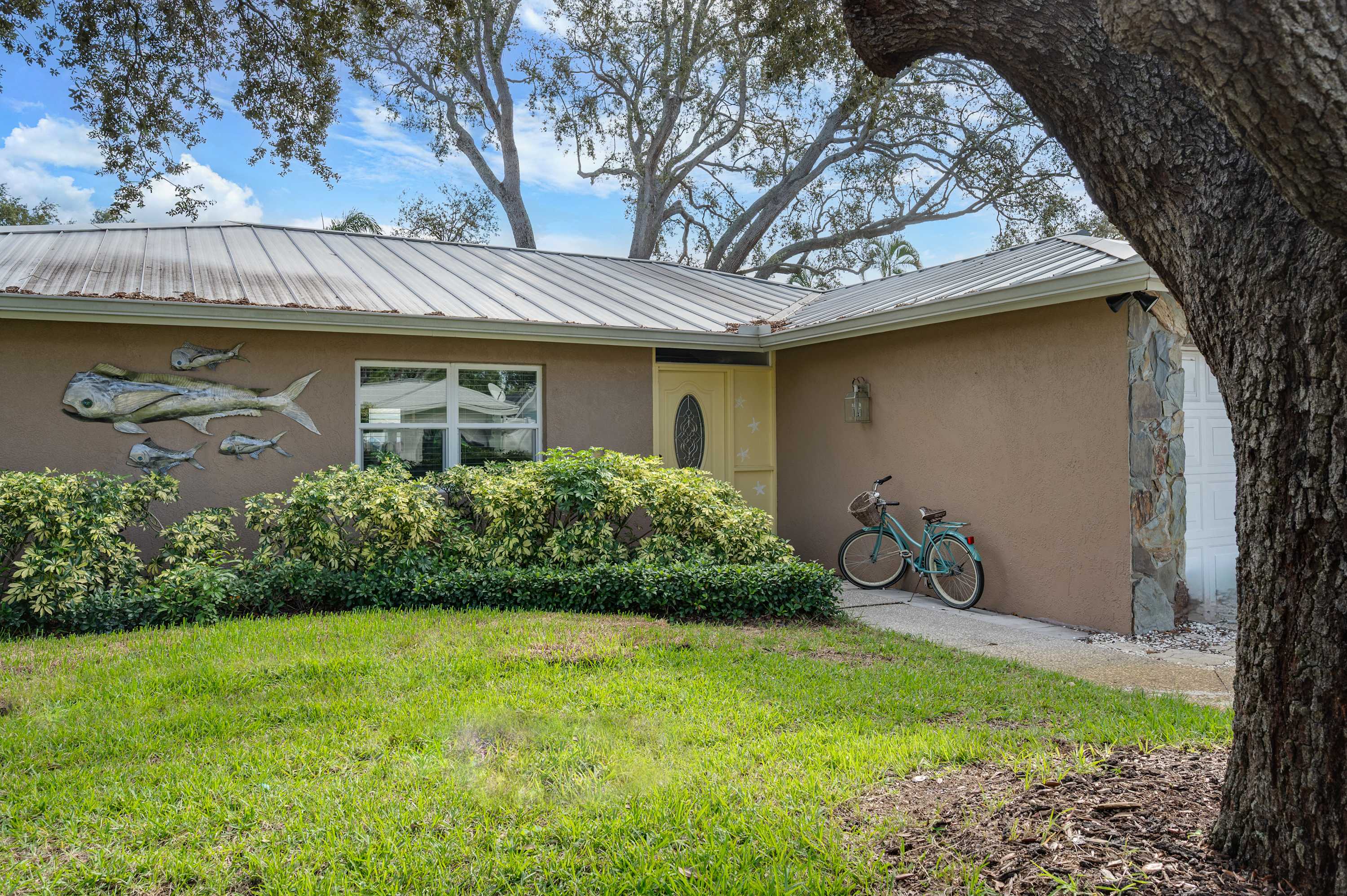 Pool, Putting Green, Sport Court, Gym 3Mi to Beach