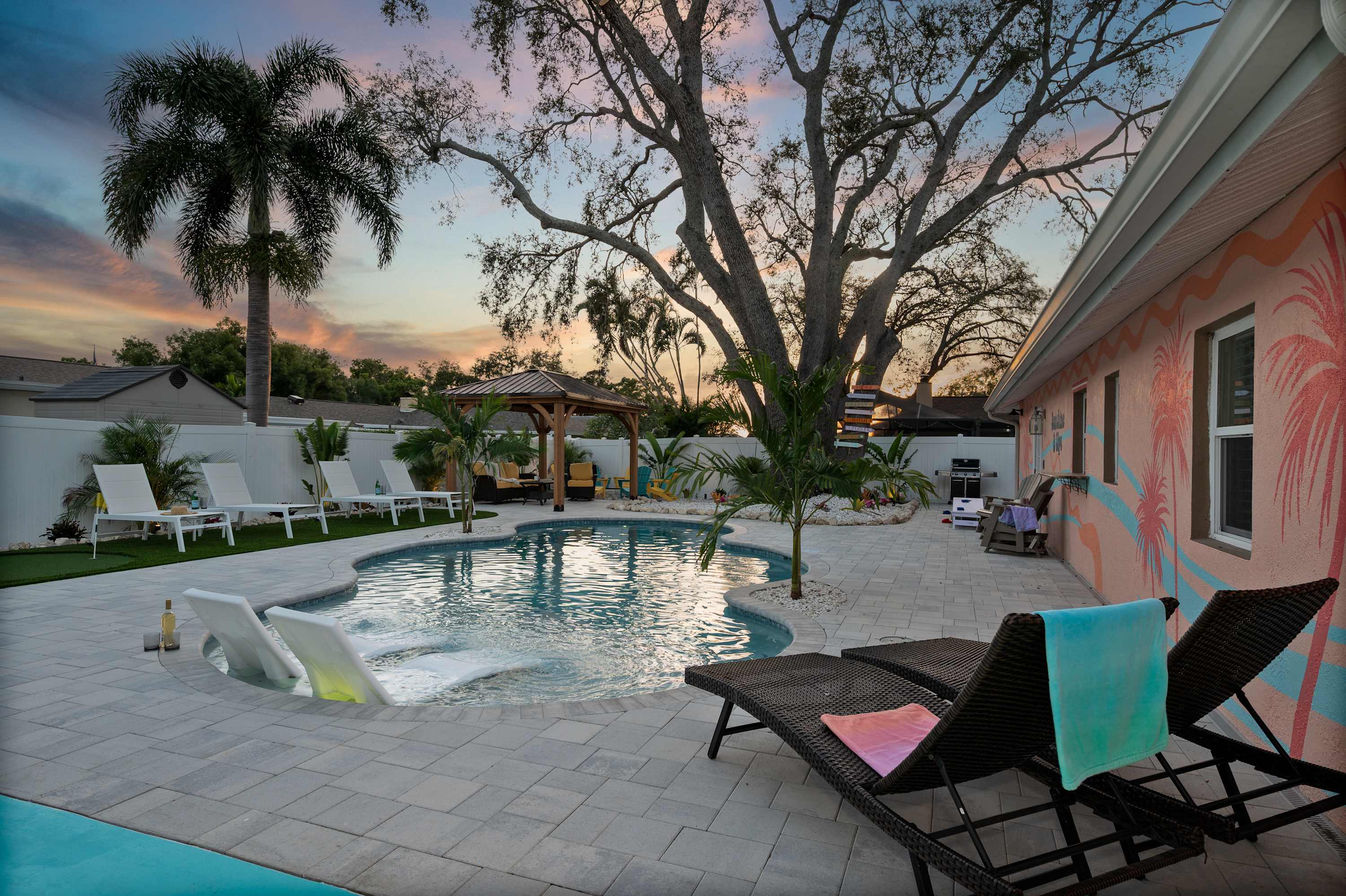 Pool, Putting Green, Sport Court, Gym 3Mi to Beach