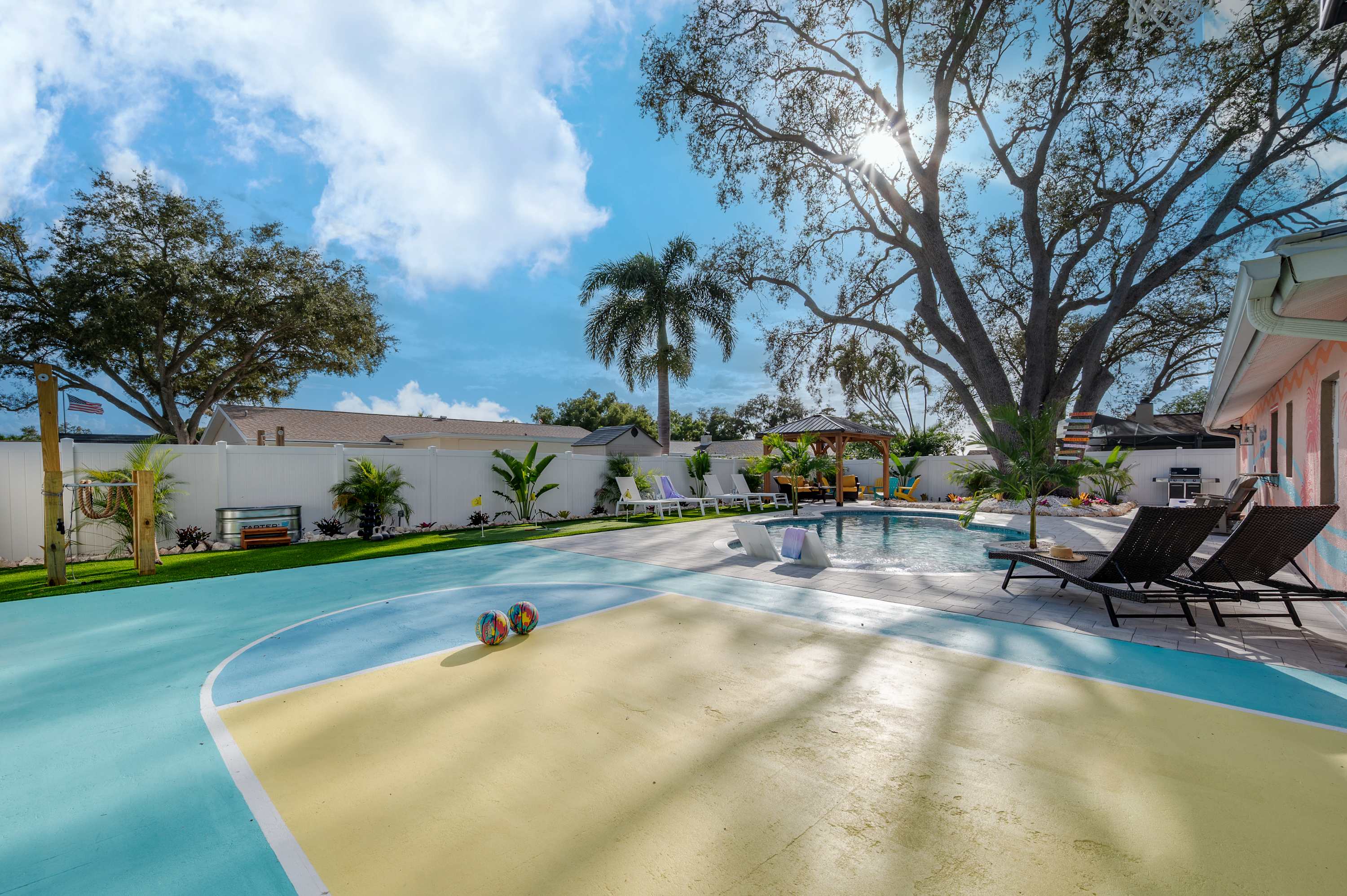 Pool, Putting Green, Sport Court, Gym 3Mi to Beach