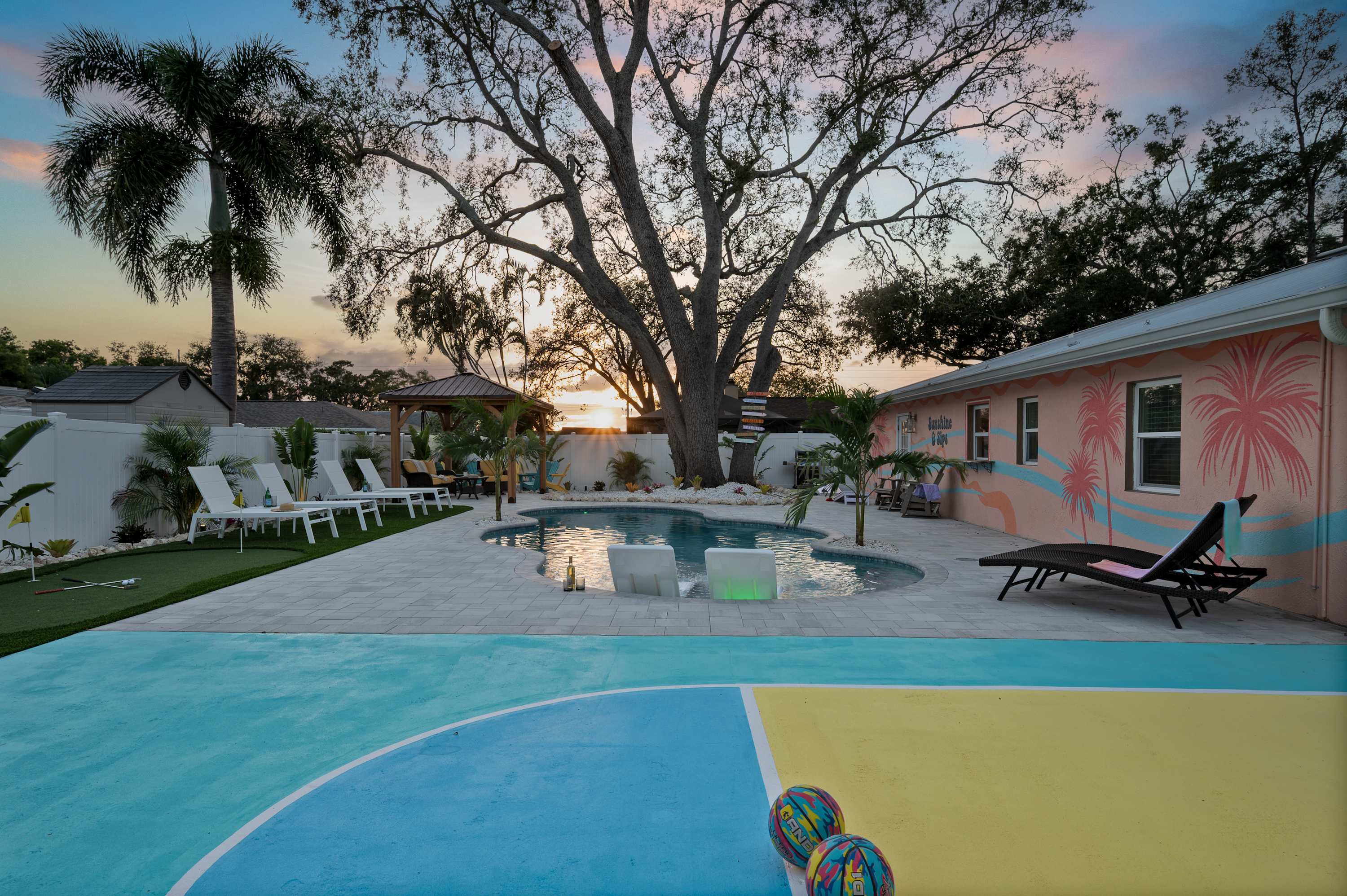 Pool, Putting Green, Sport Court, Gym 3Mi to Beach