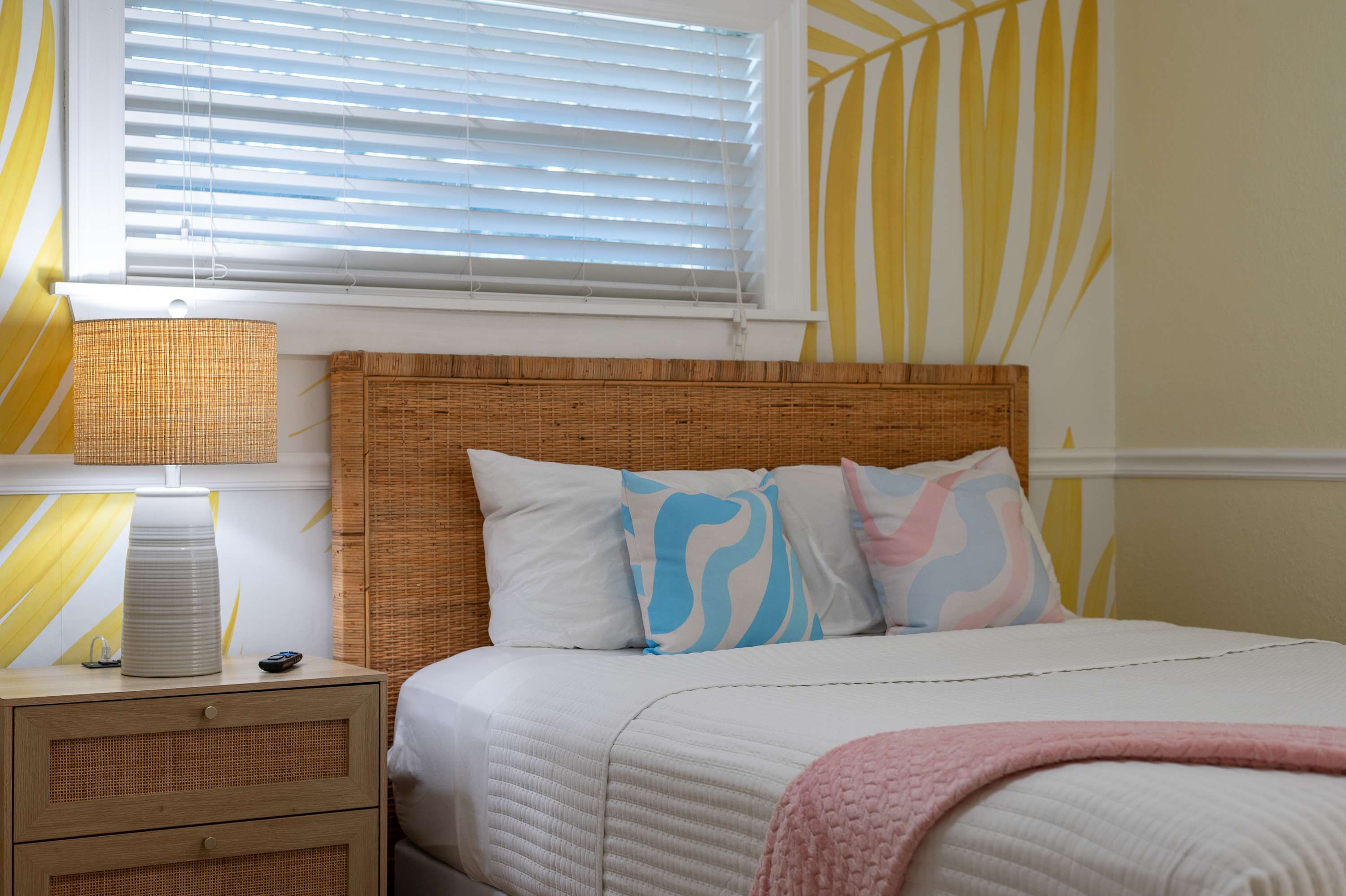 Pool, Putting Green, Sport Court, Gym 3Mi to Beach