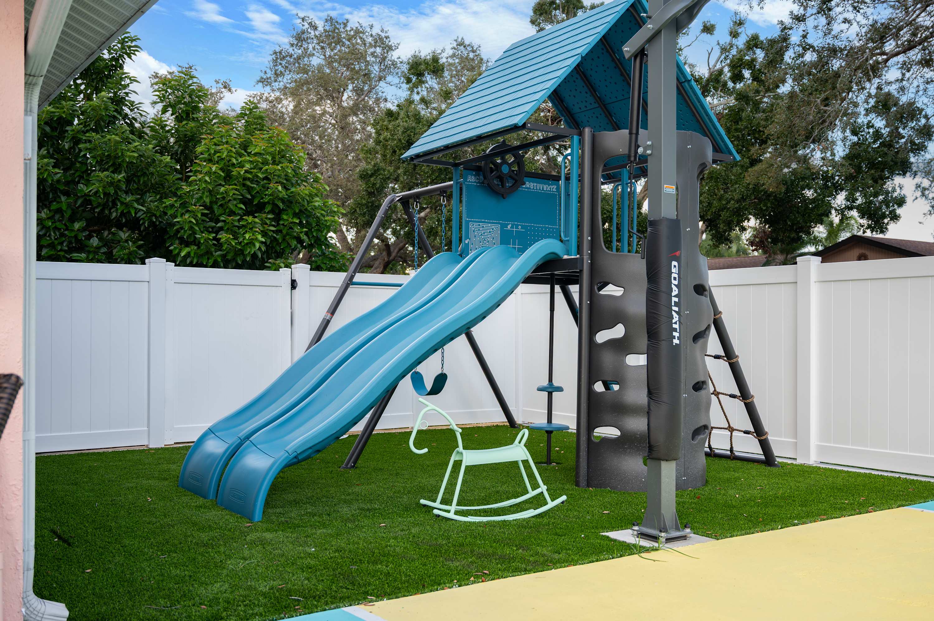 Pool, Putting Green, Sport Court, Gym 3Mi to Beach