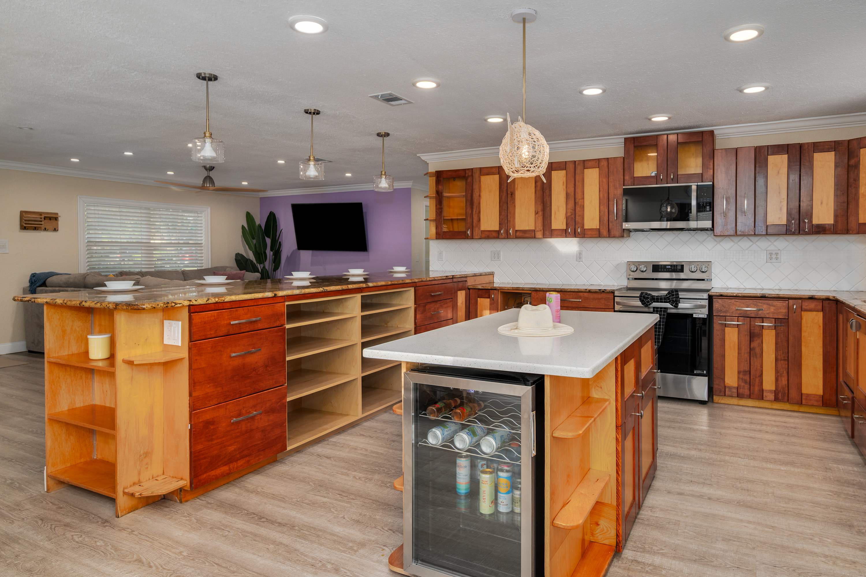 Pool, Putting Green, Sport Court, Gym 3Mi to Beach