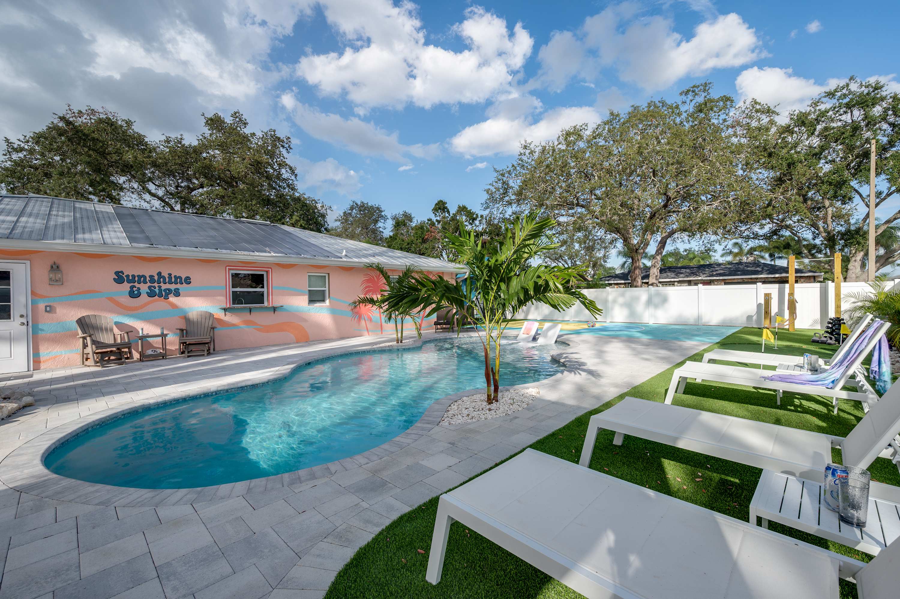 Pool, Putting Green, Sport Court, Gym 3Mi to Beach