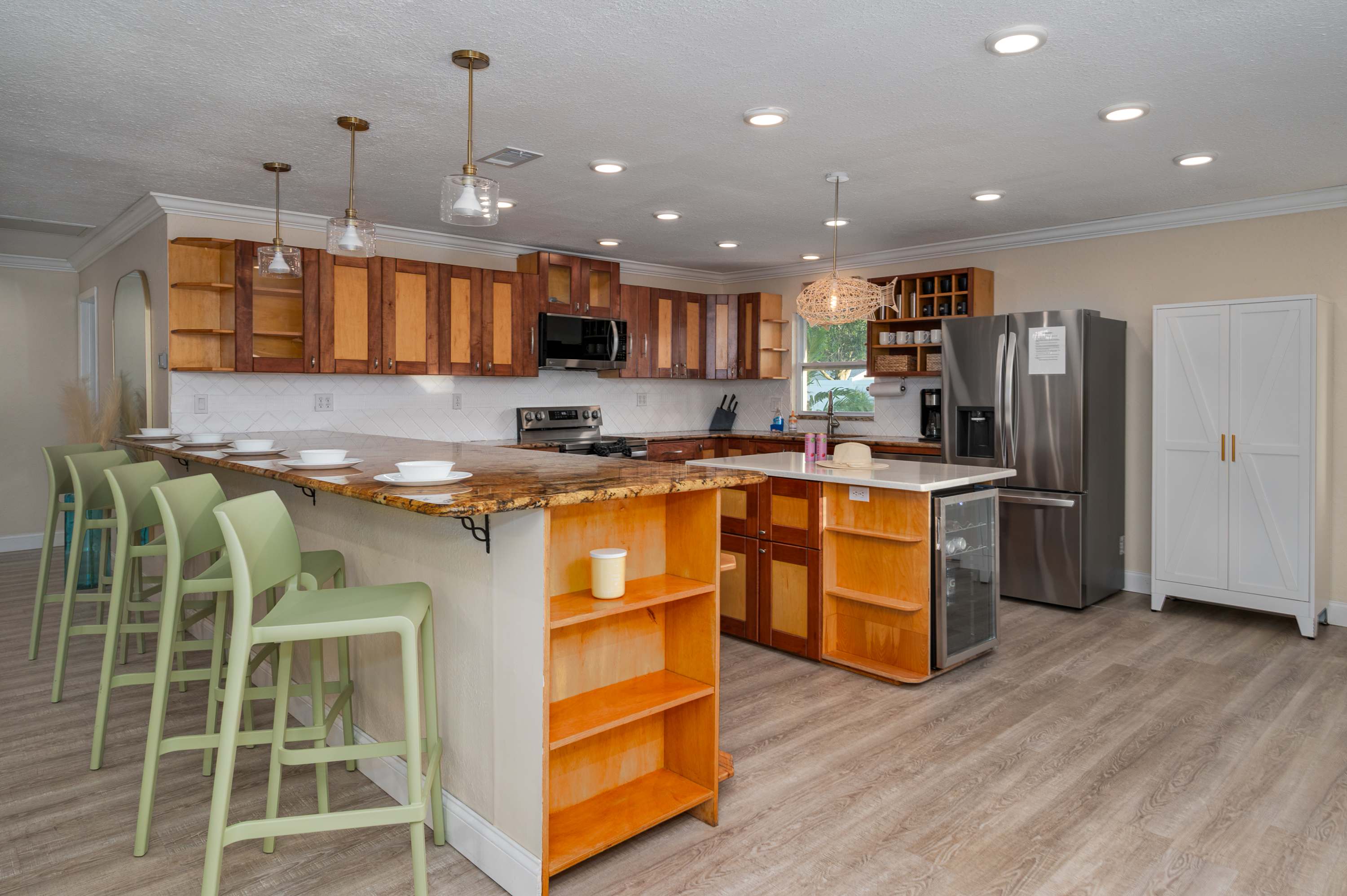 Pool, Putting Green, Sport Court, Gym 3Mi to Beach