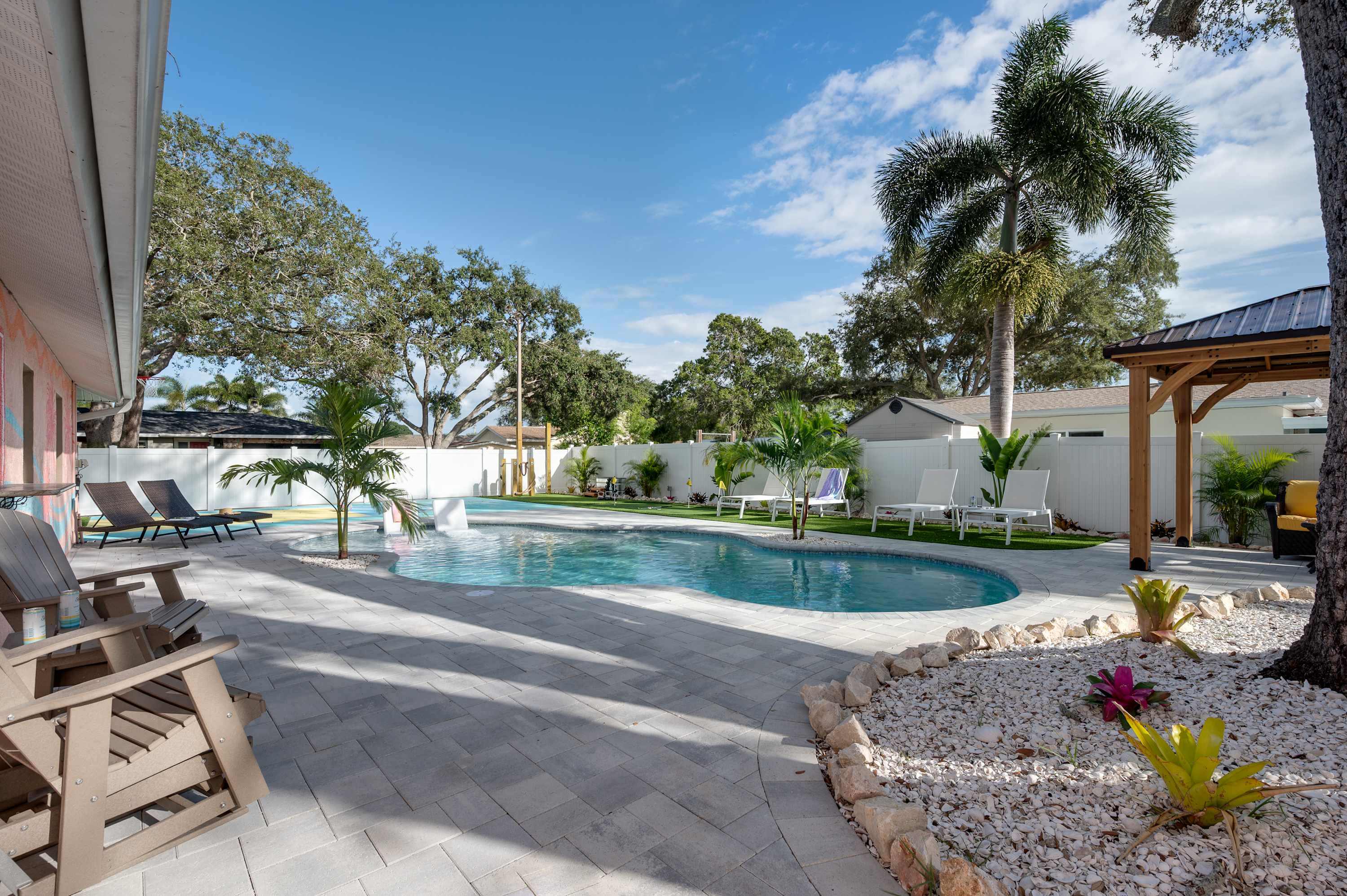 Pool, Putting Green, Sport Court, Gym 3Mi to Beach