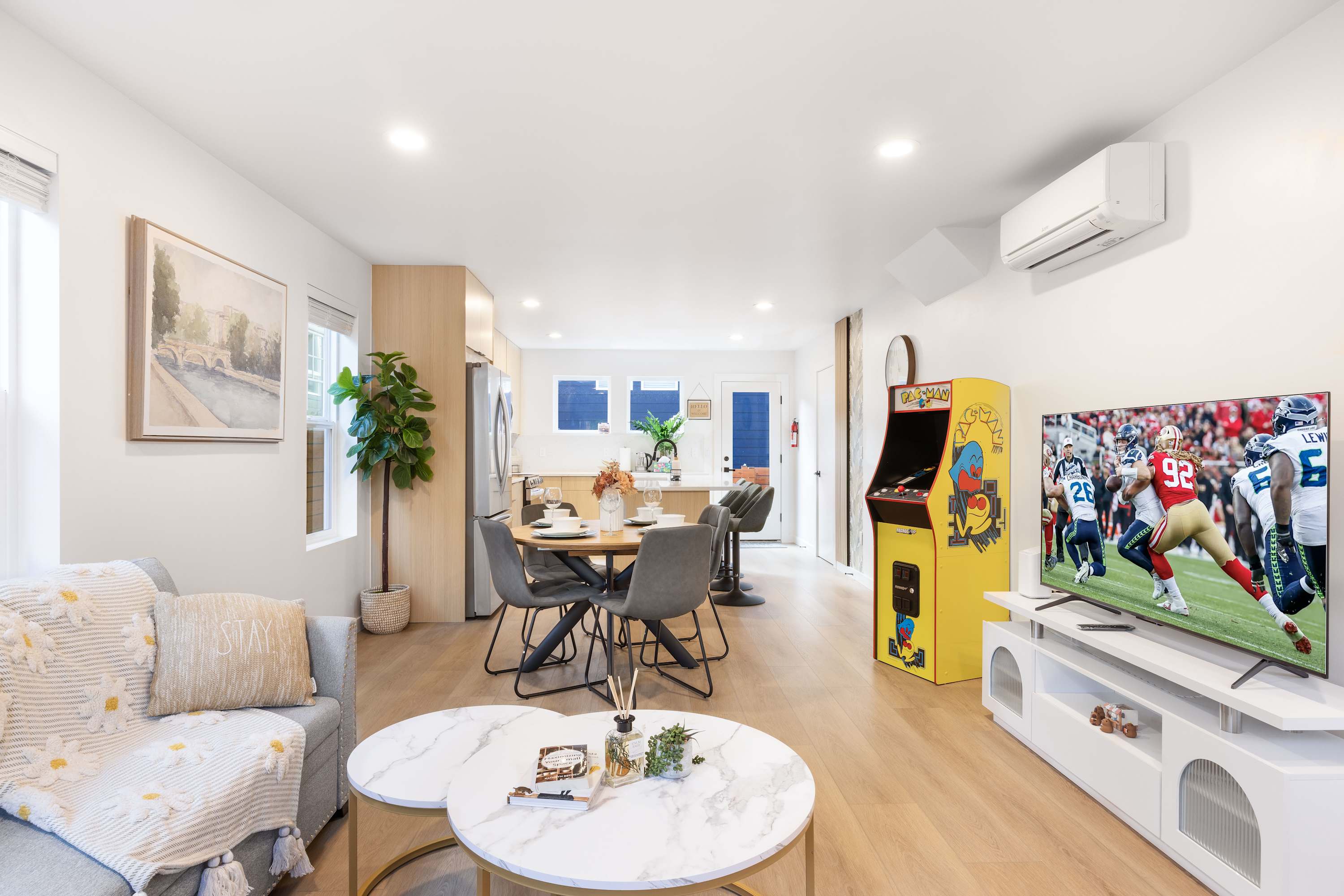2025 Modern 2BR Home, Near Sea-Tac & Boeing