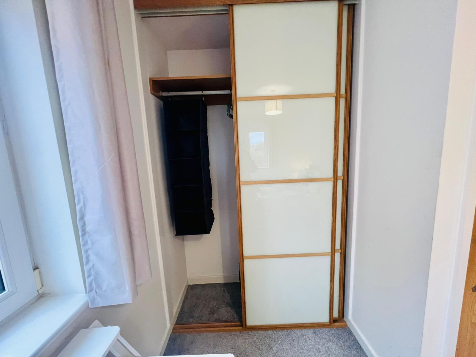 View 3BR Contractor House Parking 2 Bath in Falks Hill 1 LU2 0FN 3BR Contractor House Parking 2 Bath in Falks Hill 1 LU2 0FN - Property image 15 - VivreStays