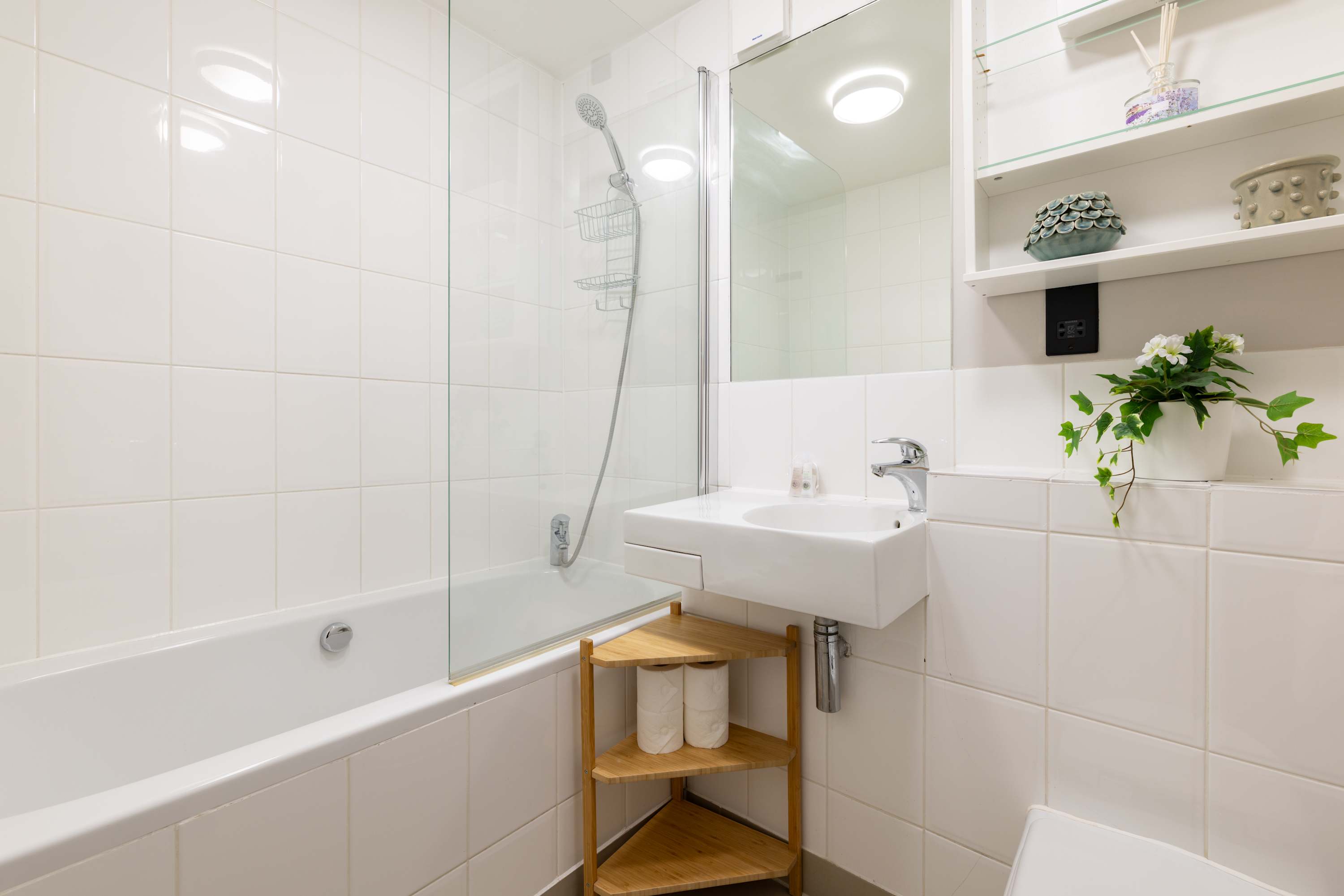 Notting Hill Penthouse Escape in Bevington Road 2-4 W10 5TN - Property image 20 - VivreStays