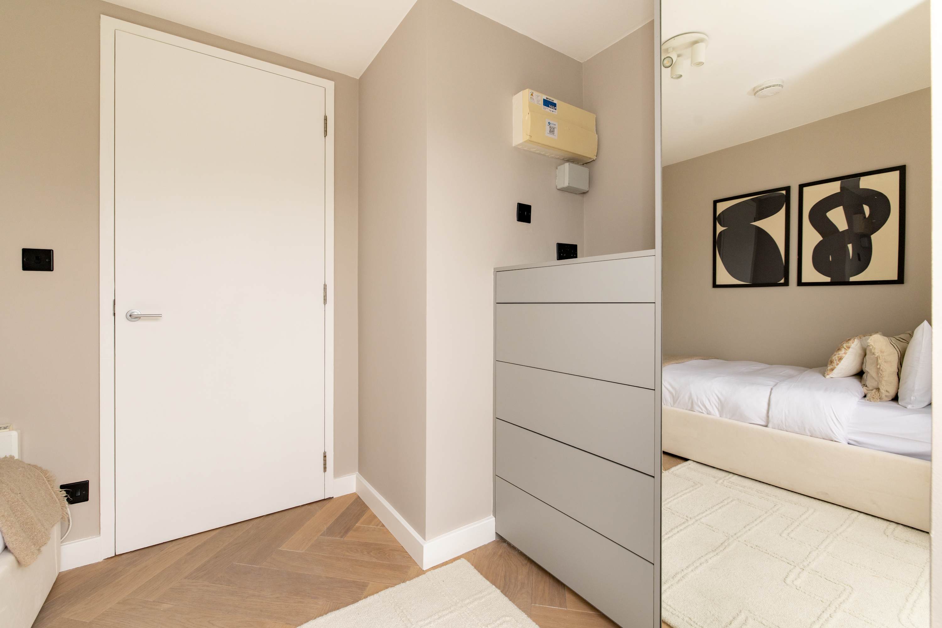 Notting Hill Penthouse Escape in Bevington Road 2-4 W10 5TN - Property image 18 - VivreStays