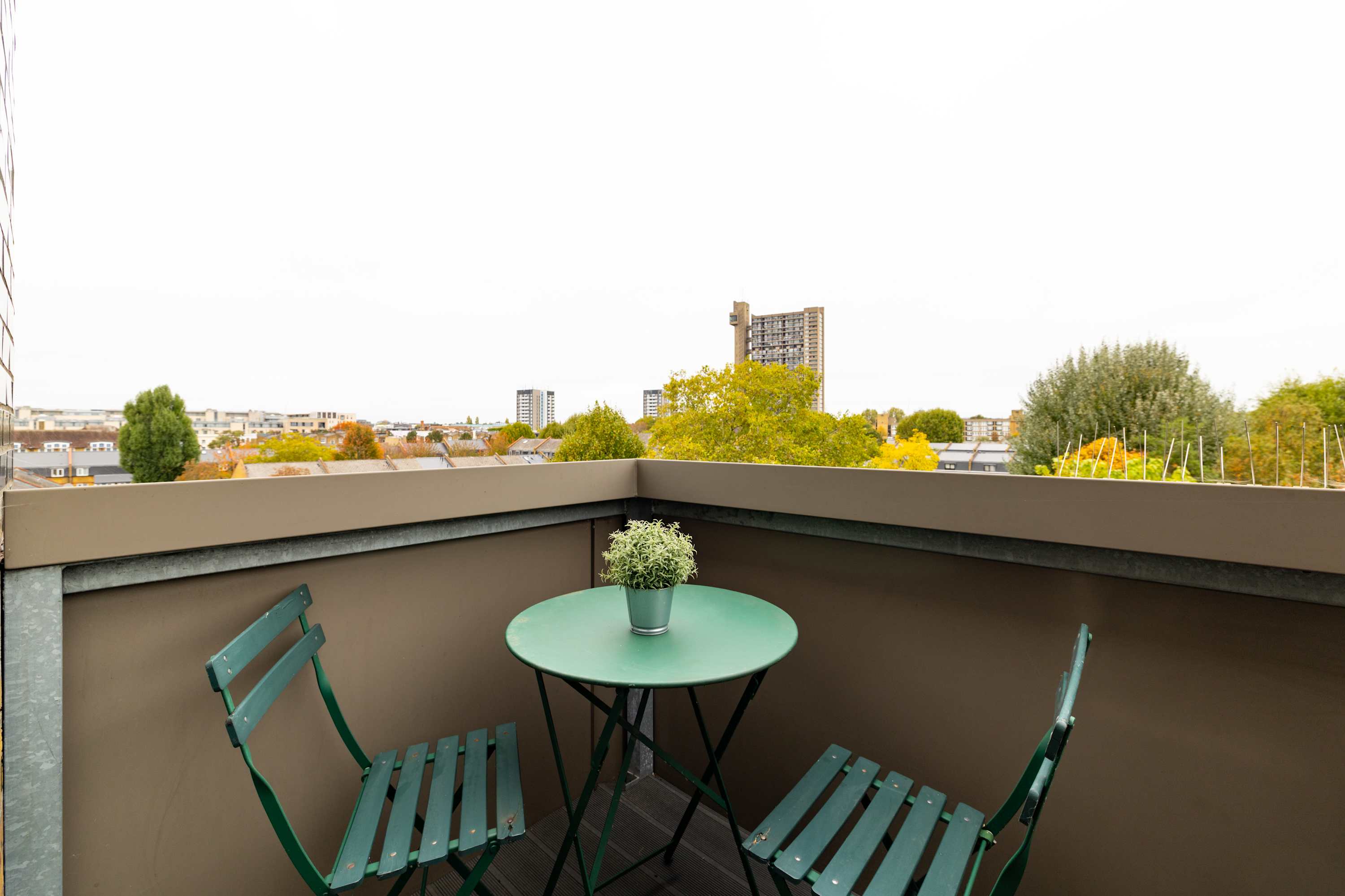 Notting Hill Penthouse Escape in Bevington Road 2-4 W10 5TN - Property image 23 - VivreStays