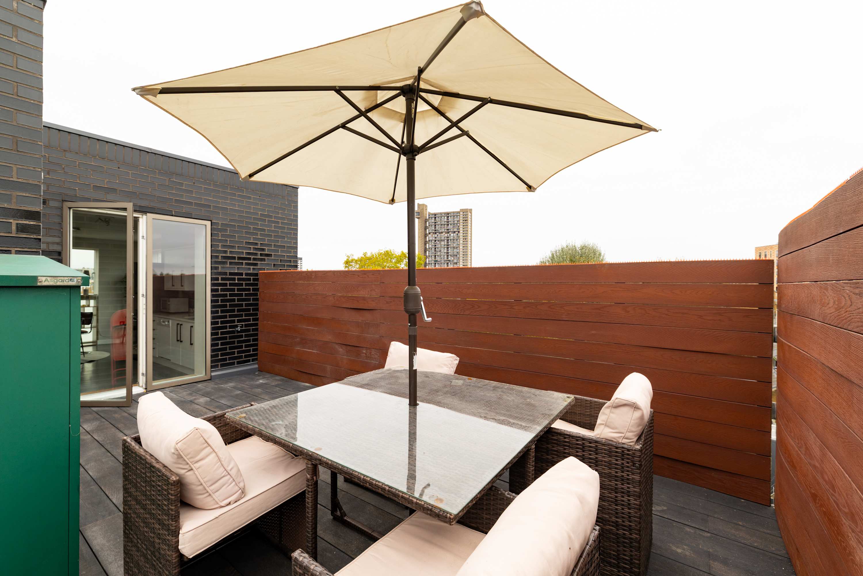 Notting Hill Penthouse Escape in Bevington Road 2-4 W10 5TN - Property image 21 - VivreStays