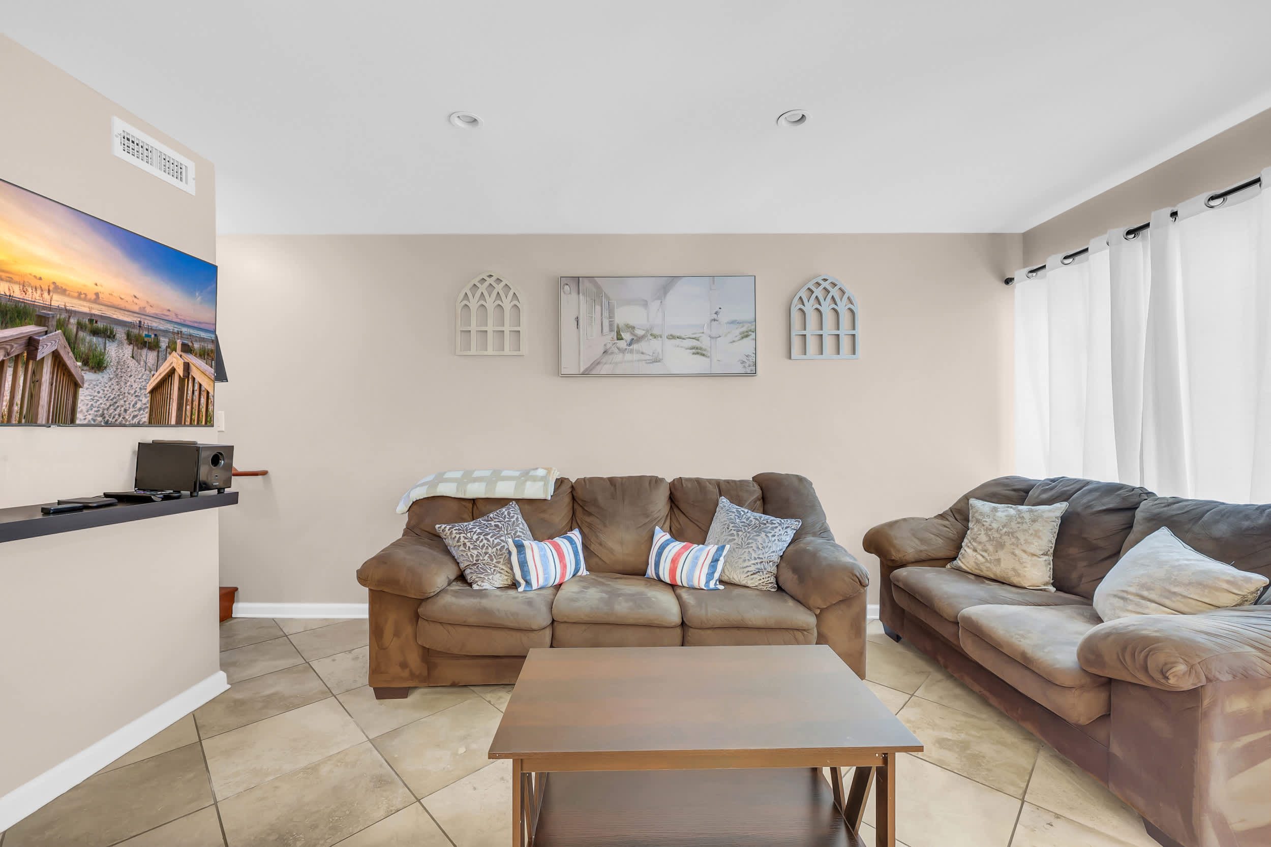 Driftwood Days Pet Friendly Beach Home