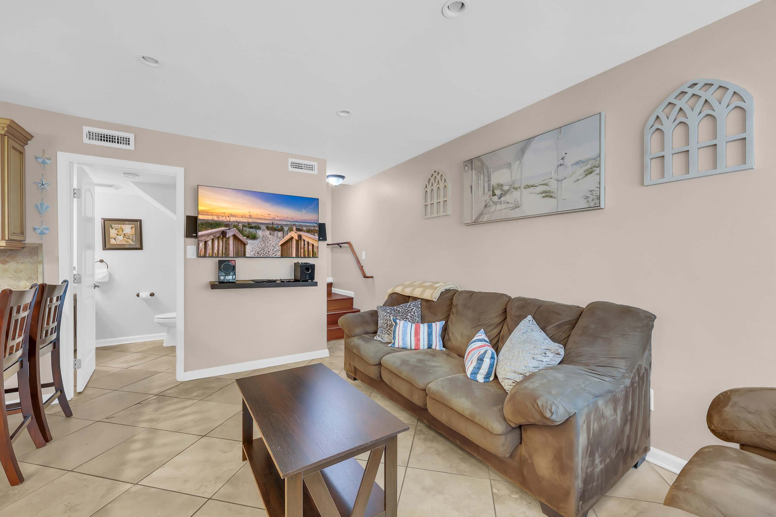 Driftwood Days Pet Friendly Beach Home