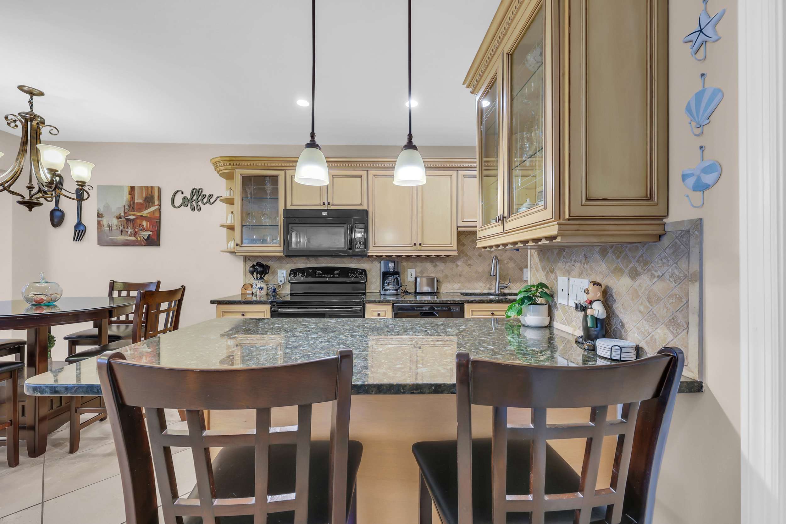 Driftwood Days Pet Friendly Beach Home