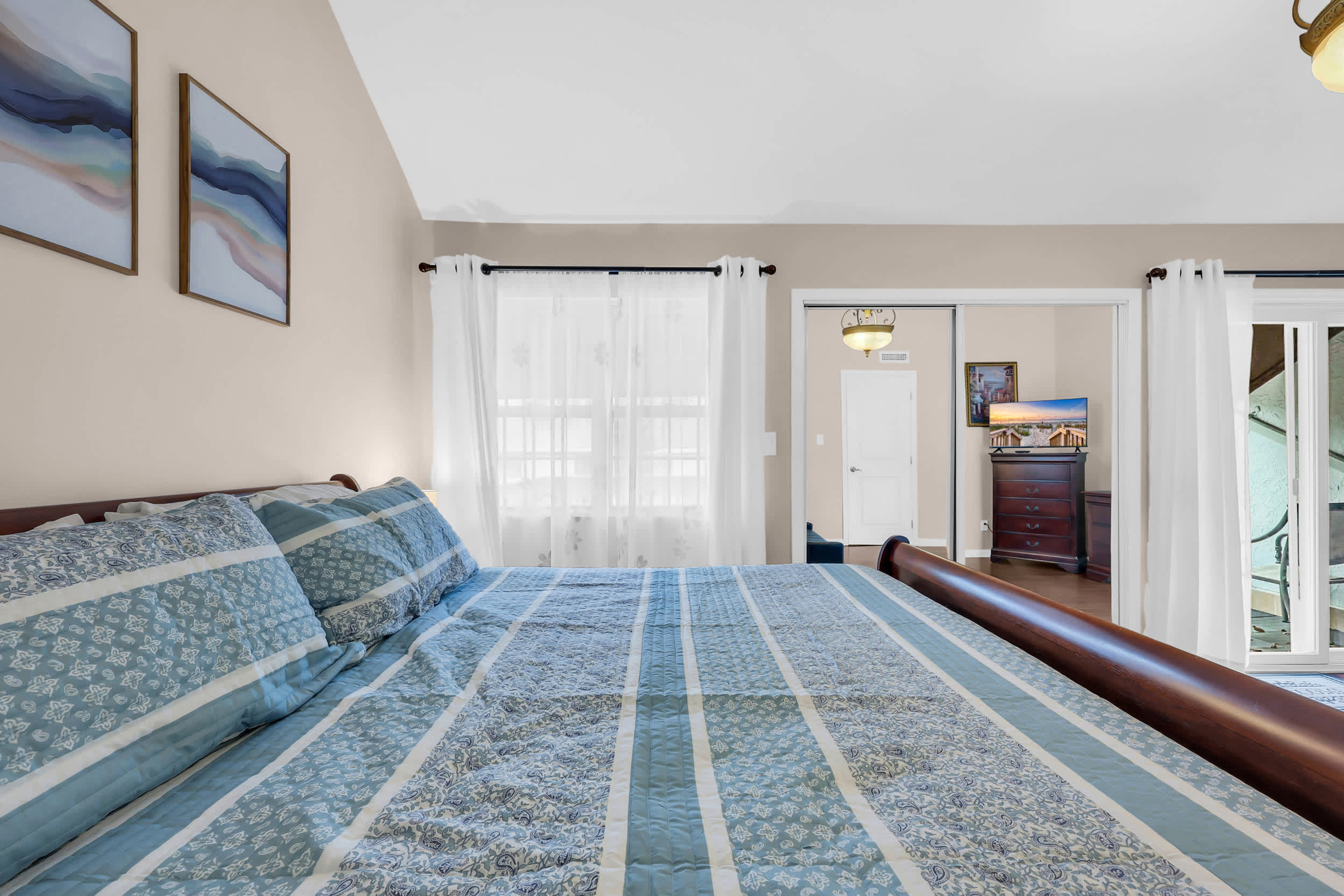 Driftwood Days Pet Friendly Beach Home