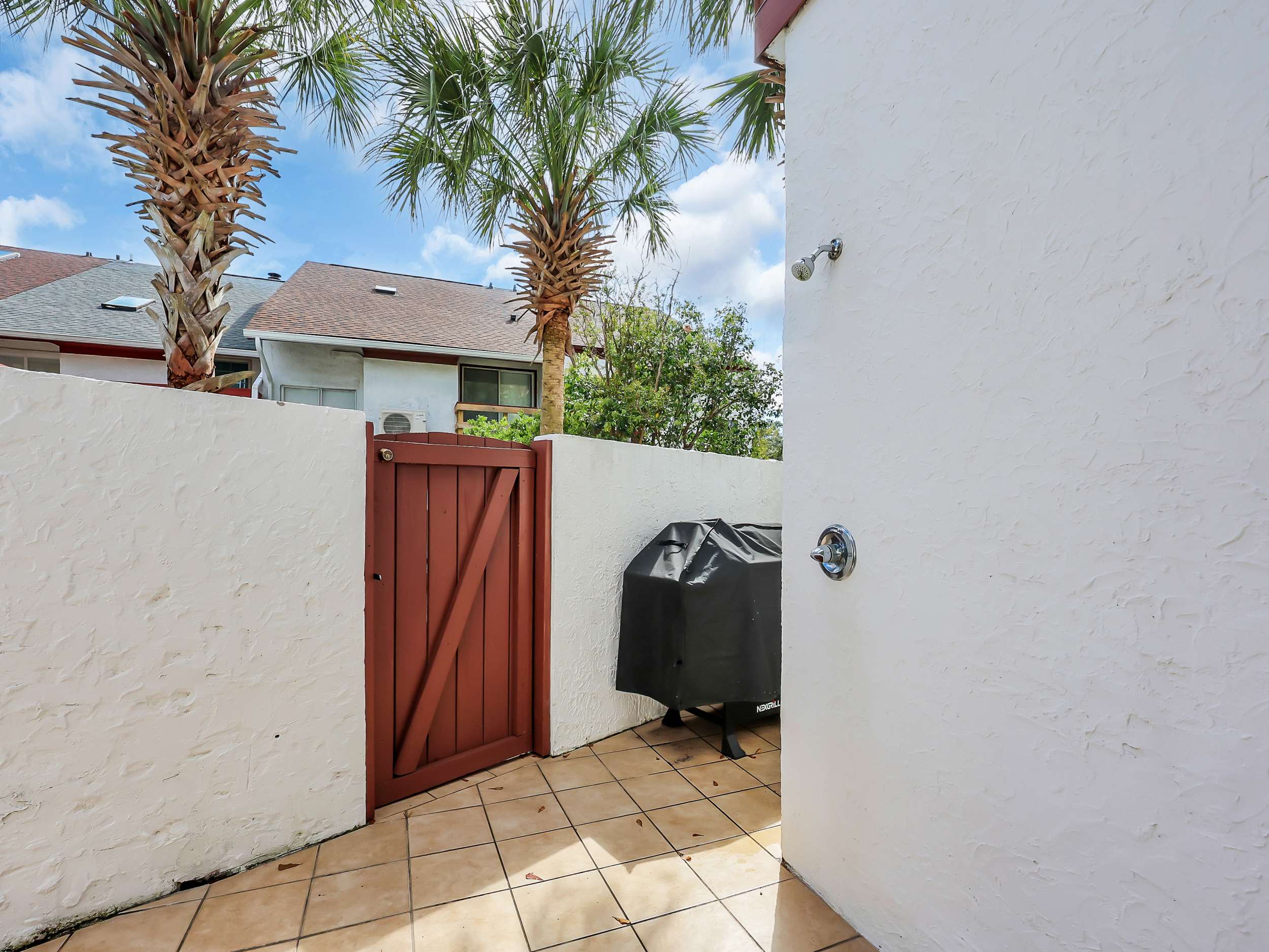 Driftwood Days Pet Friendly Beach Home