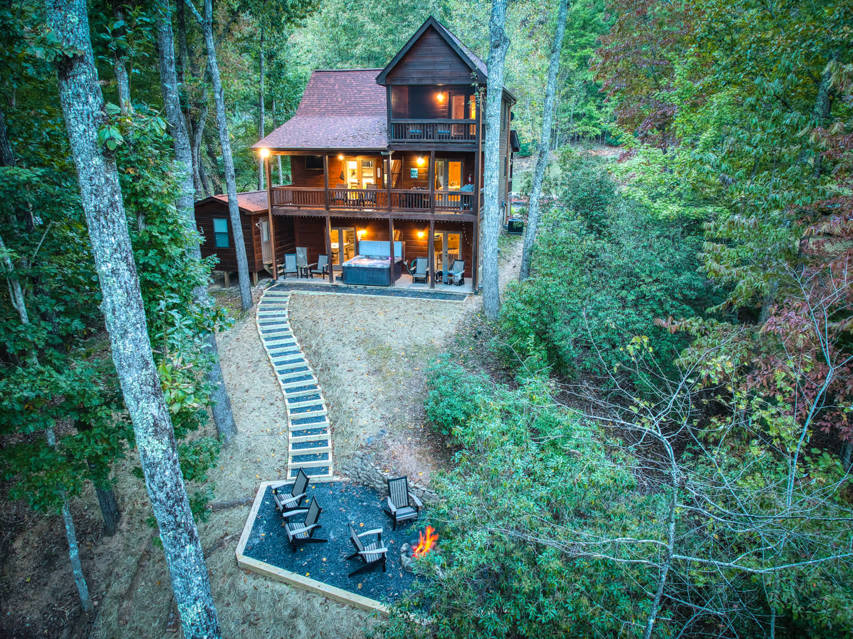 Emberwood Escape - pets, fire pit, hot tub, games — Morganton, GA — vacation rental