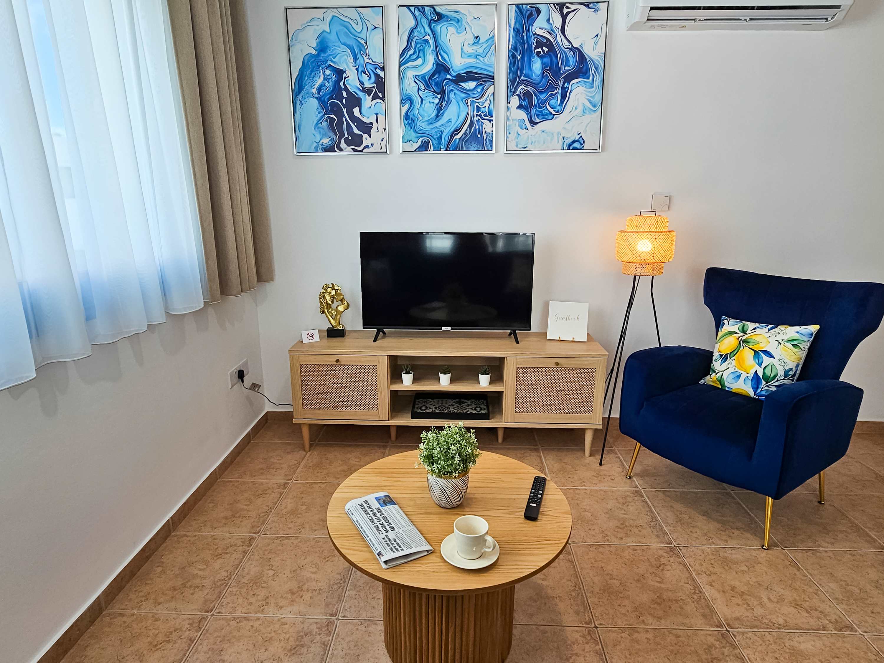Stylish 1BR Apt. Pool Views | Private Patio | 1min walk to 5-star Gym