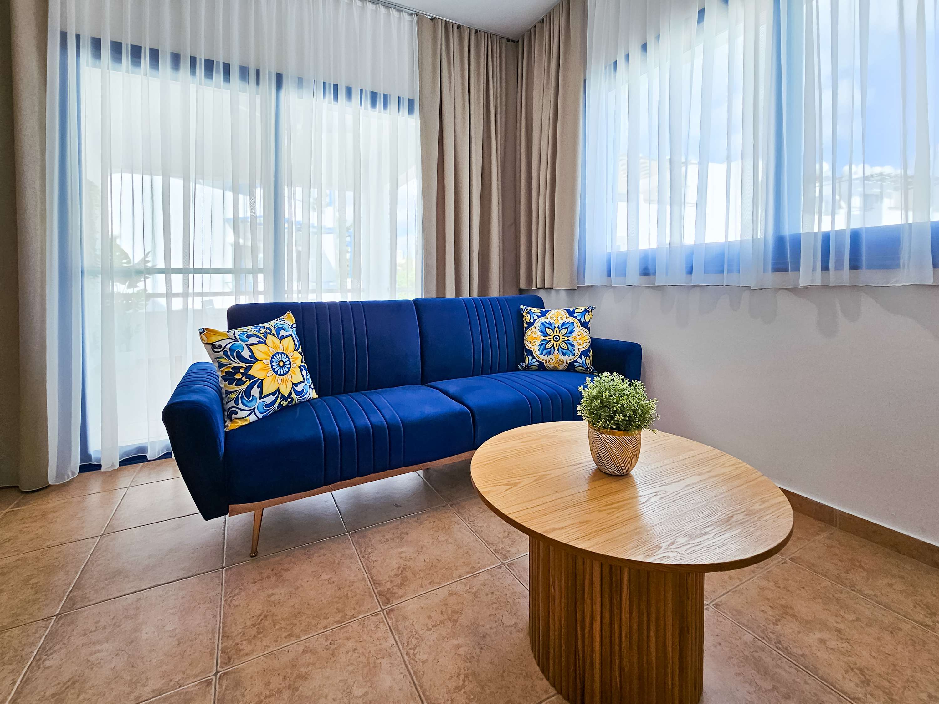 Stylish 1BR Apt. Pool Views | Private Patio | 1min walk to 5-star Gym