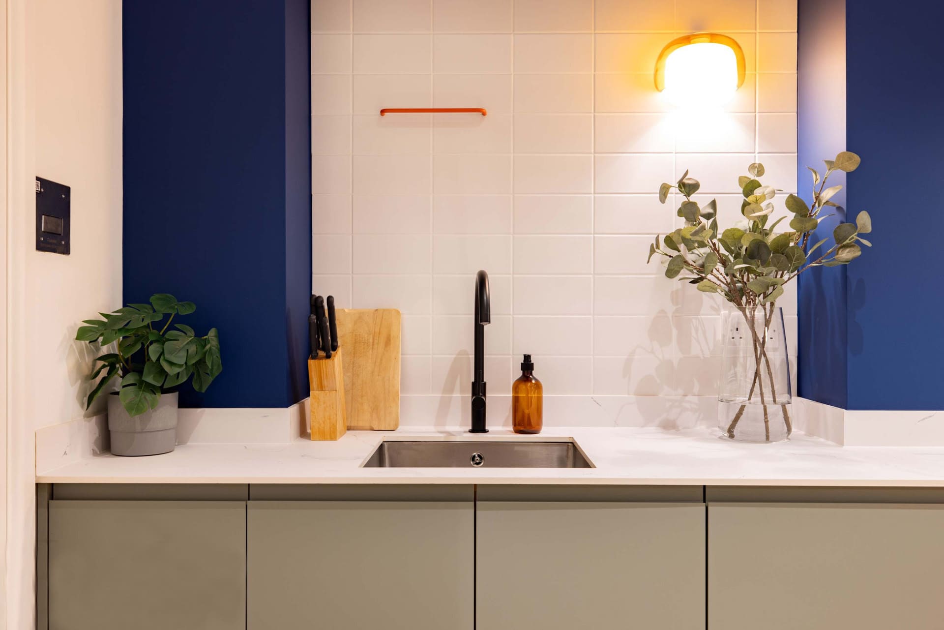 Modern 2BR Angel Flat | Walk to Tube | Sleeps 4