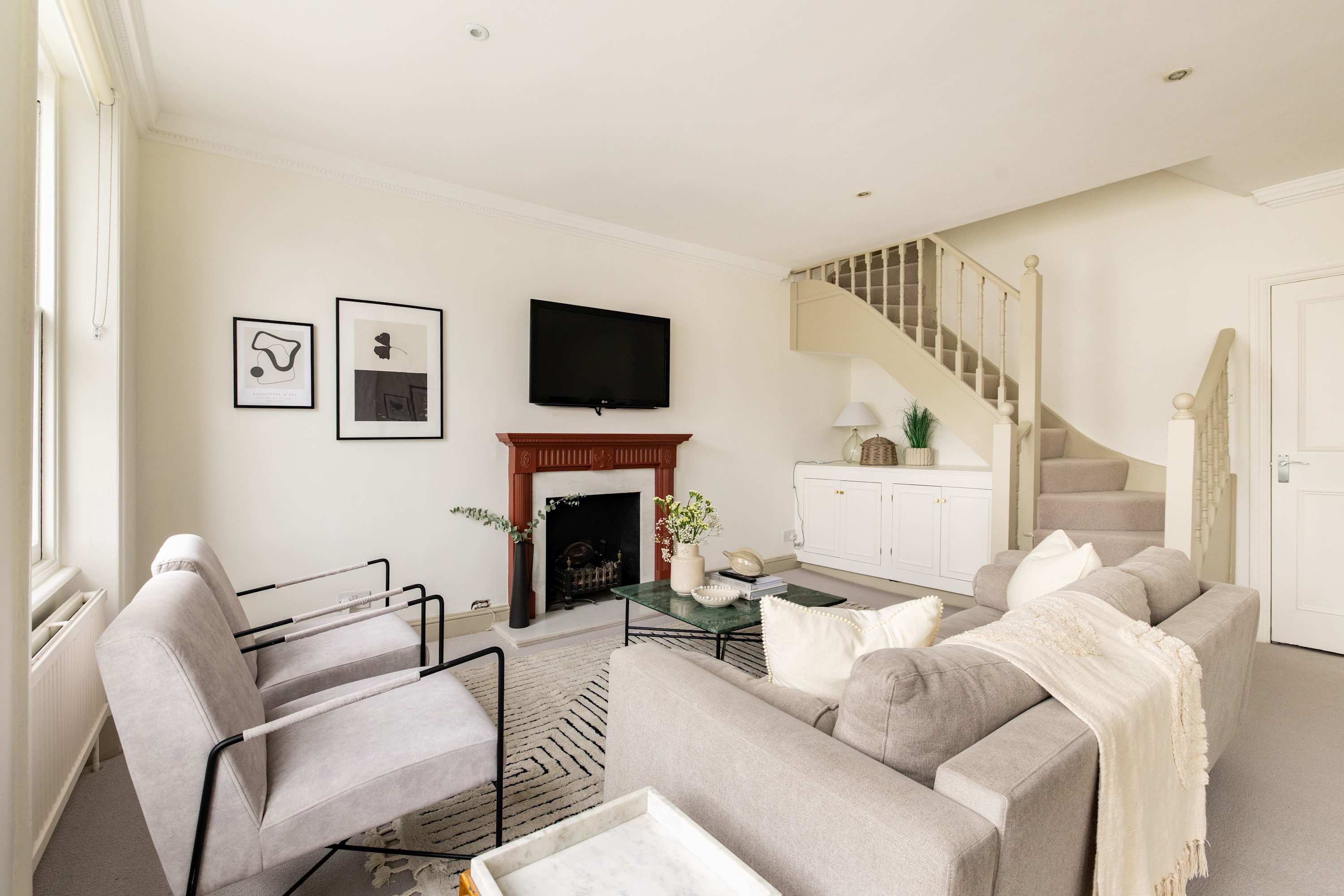 View Stylish West Kensington Duplex Stylish West Kensington Duplex serviced apartment - UK - VivreStays