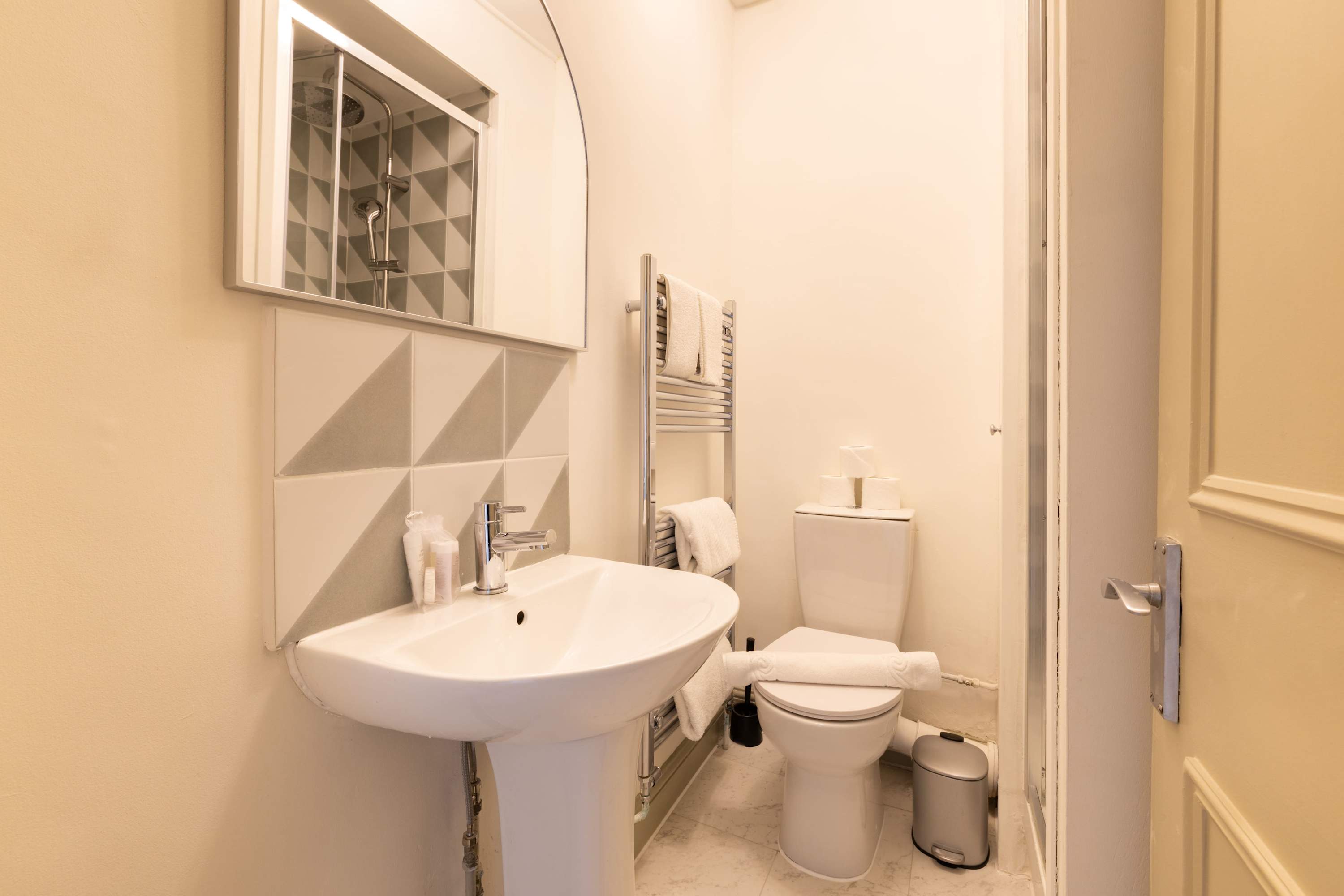 Stylish West Kensington Duplex in Charleville Road 17 W14 9JJ - Property image 26 - VivreStays