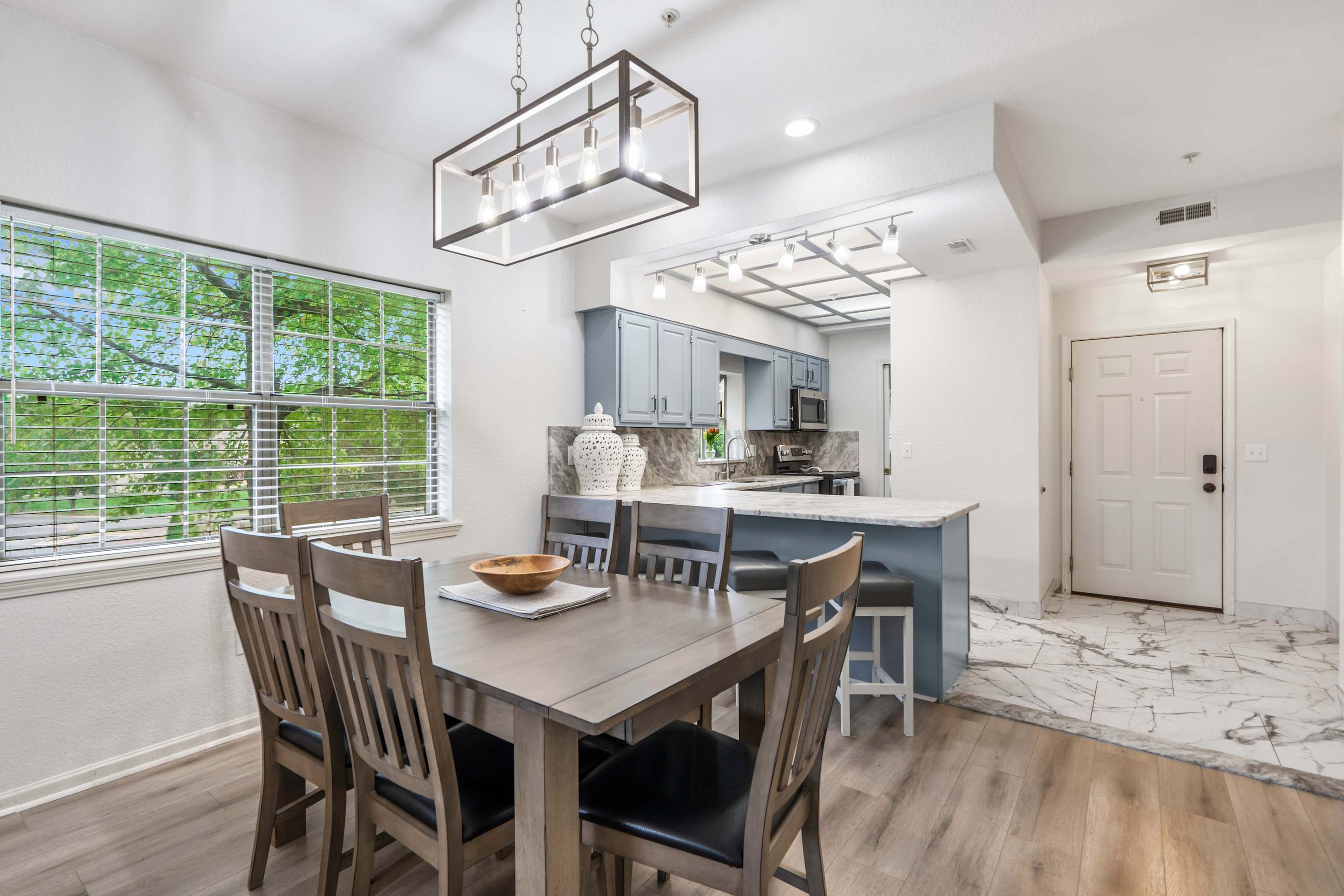 Make mealtime memories together at the dining table, with space for 6​