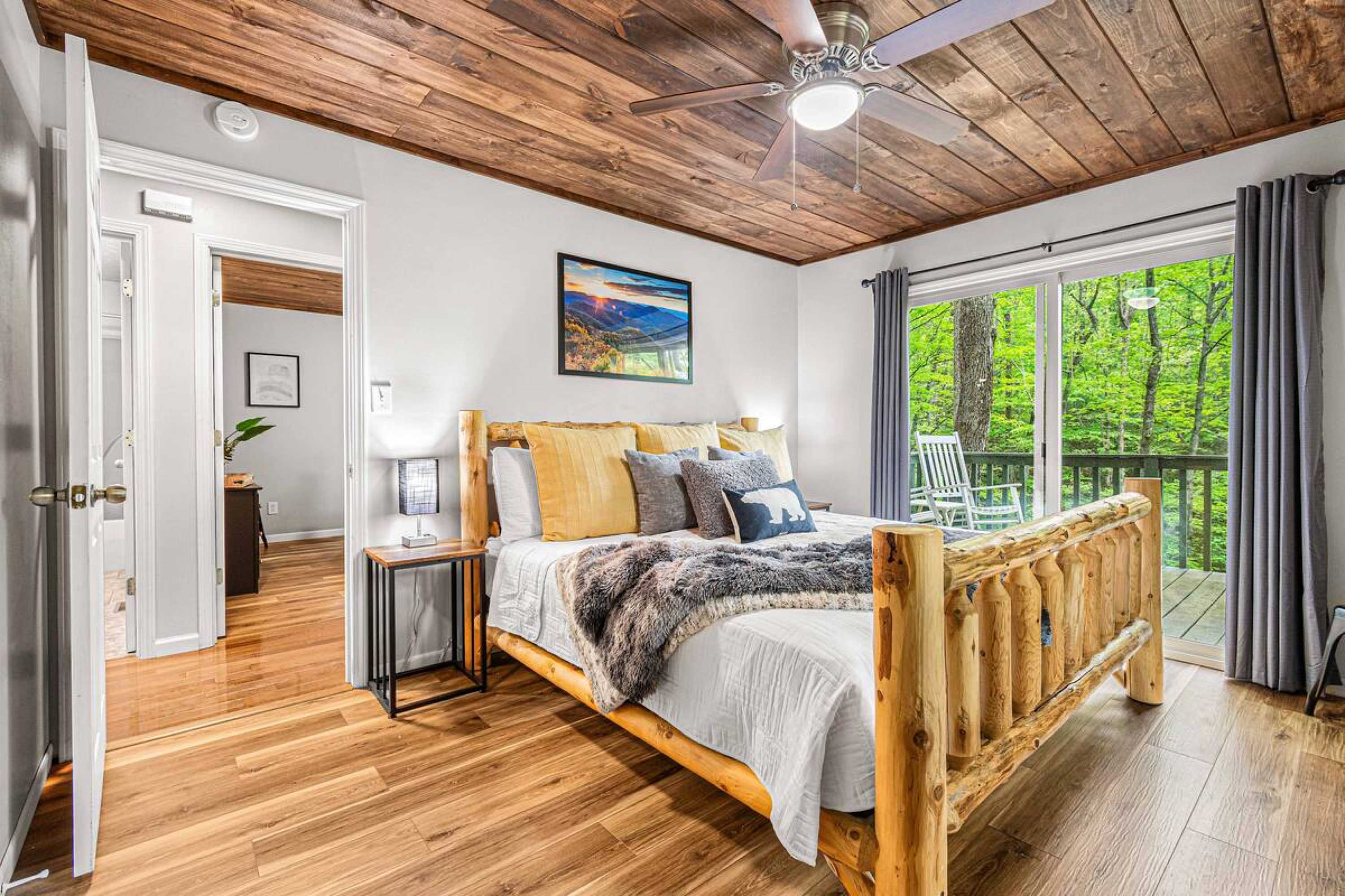 Luxury Retreat with Hot Tub in Pigeon Forge — Pigeon Forge, TN — vacation rental