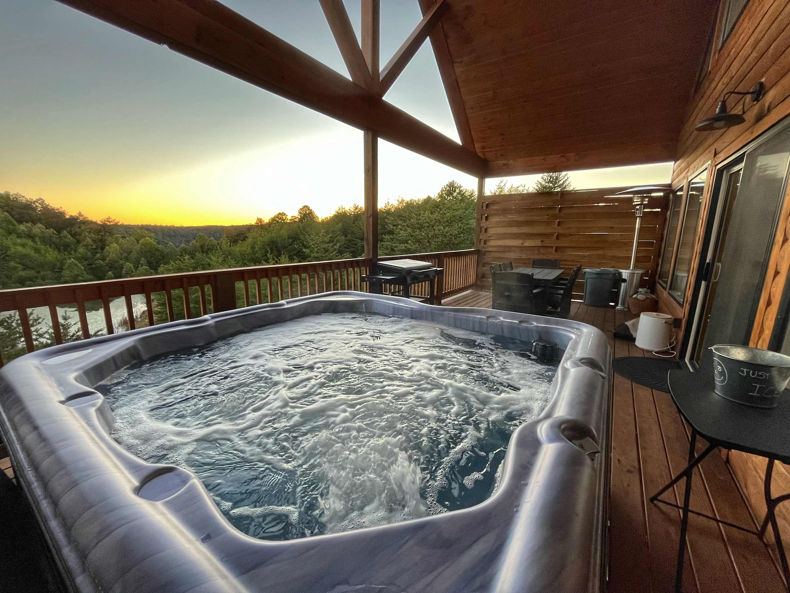 Cozy Hollow | Private Pond | Hot Tub | Forest View | Private Fire Pit | 10 Min Drive to Natural Bridge State Park — Rogers, KY — vacation rental