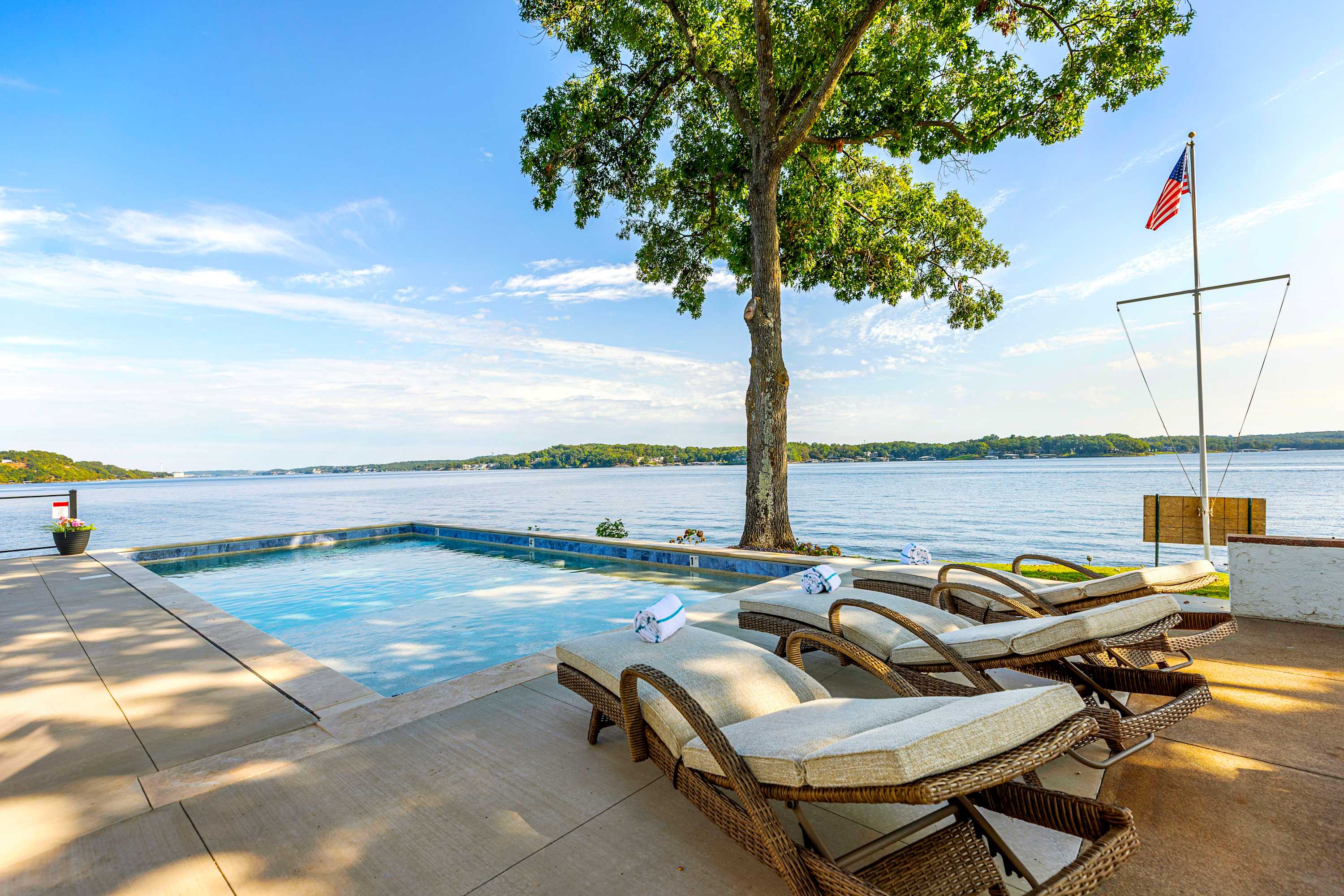 Panoramic Paradise – Lakefront Home for 15 w/ Game Room, Pool