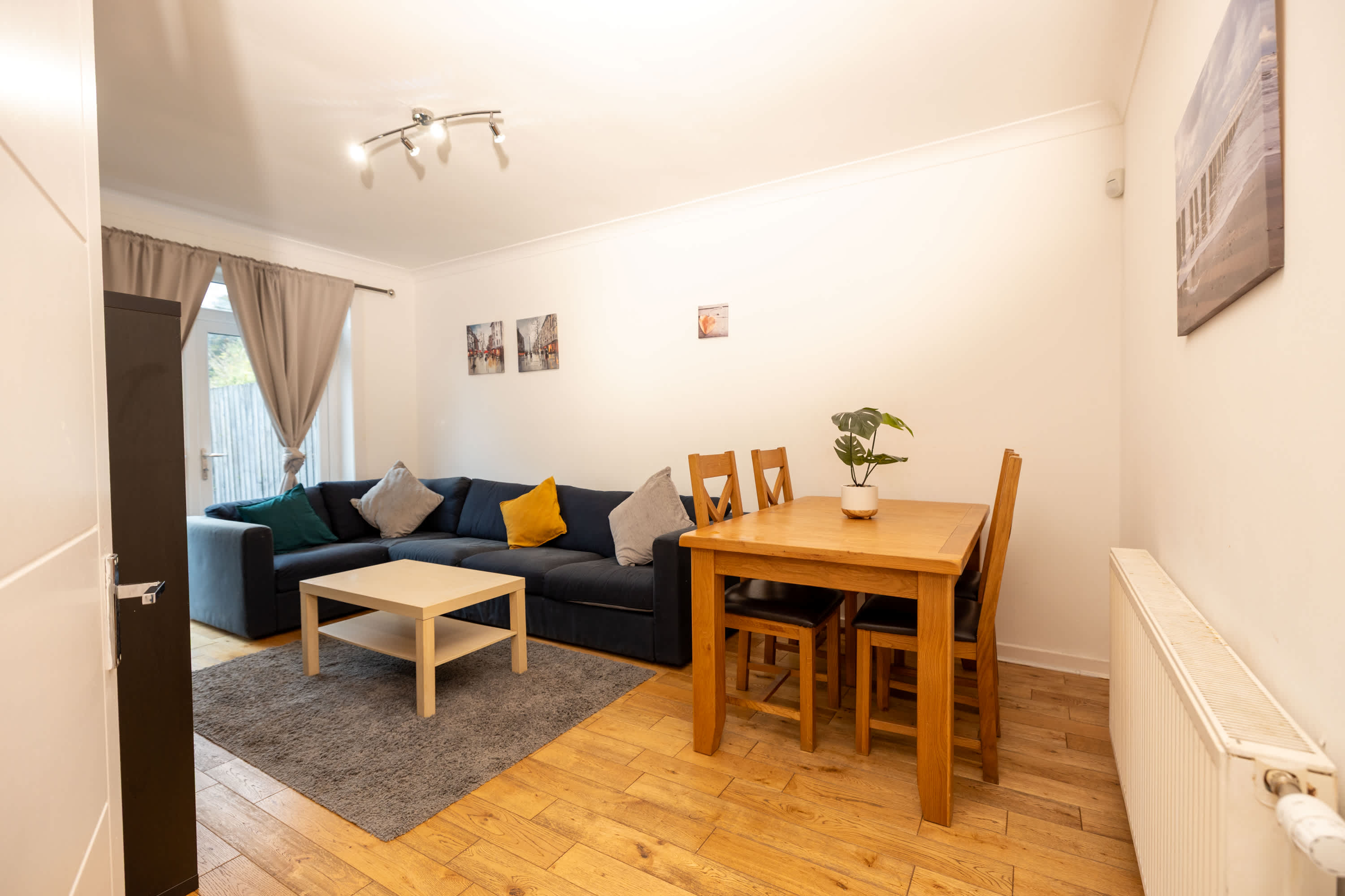 Knightswood in Anniesland Road 778 G14 0YD - Property image 9 - VivreStays