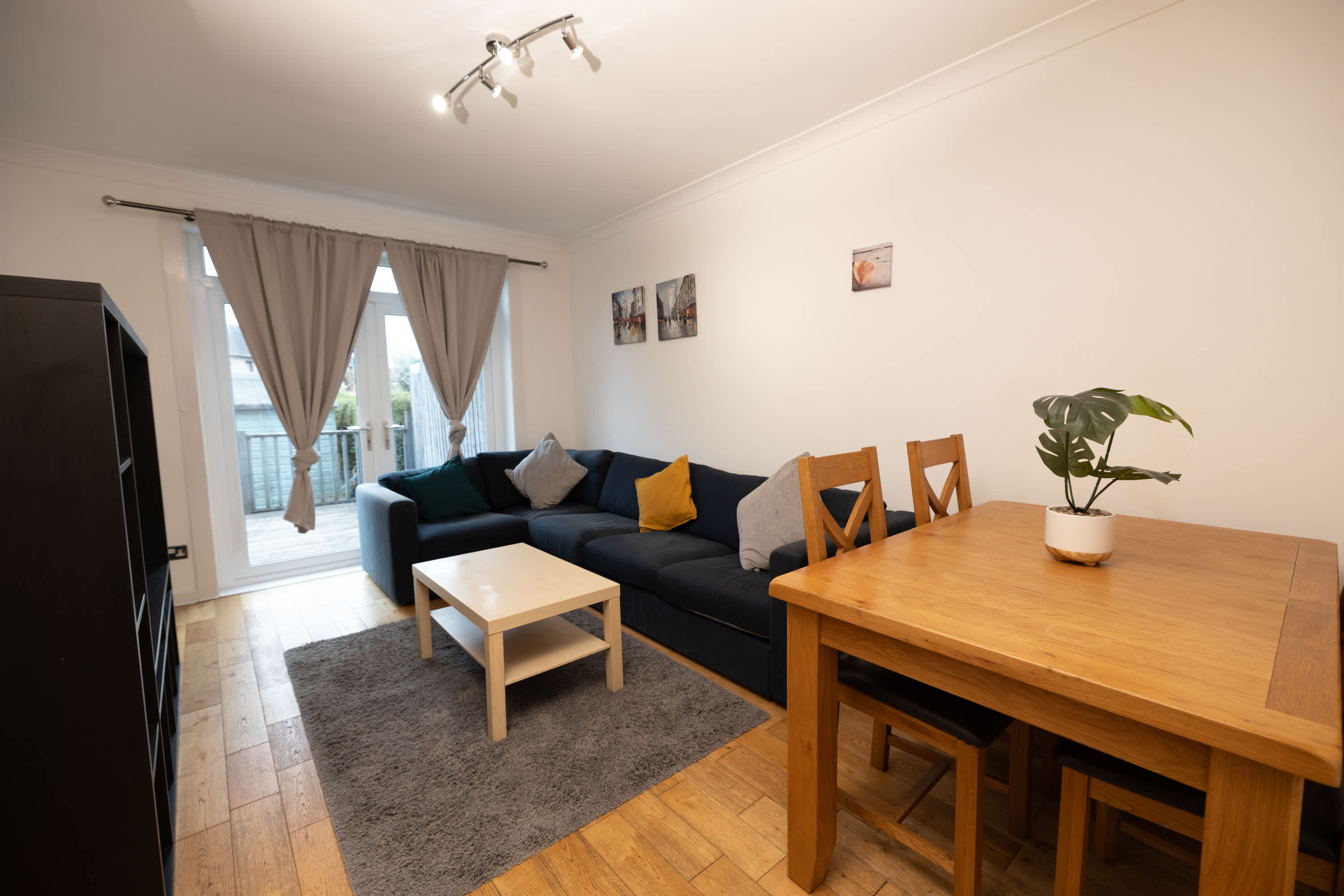 Knightswood in Anniesland Road 778 G14 0YD - Property image 10 - VivreStays