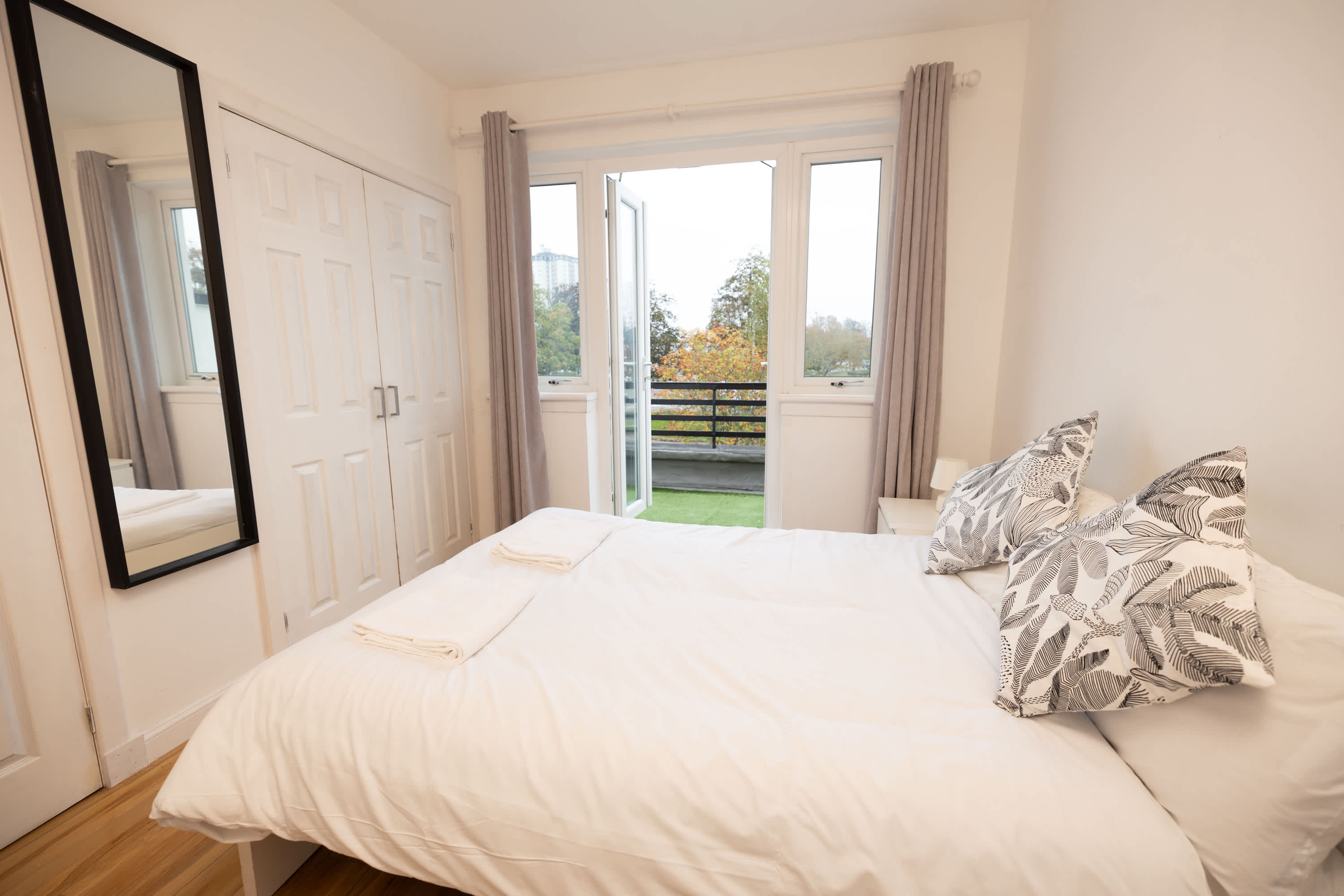 Knightswood in Anniesland Road 778 G14 0YD - Property image 3 - VivreStays