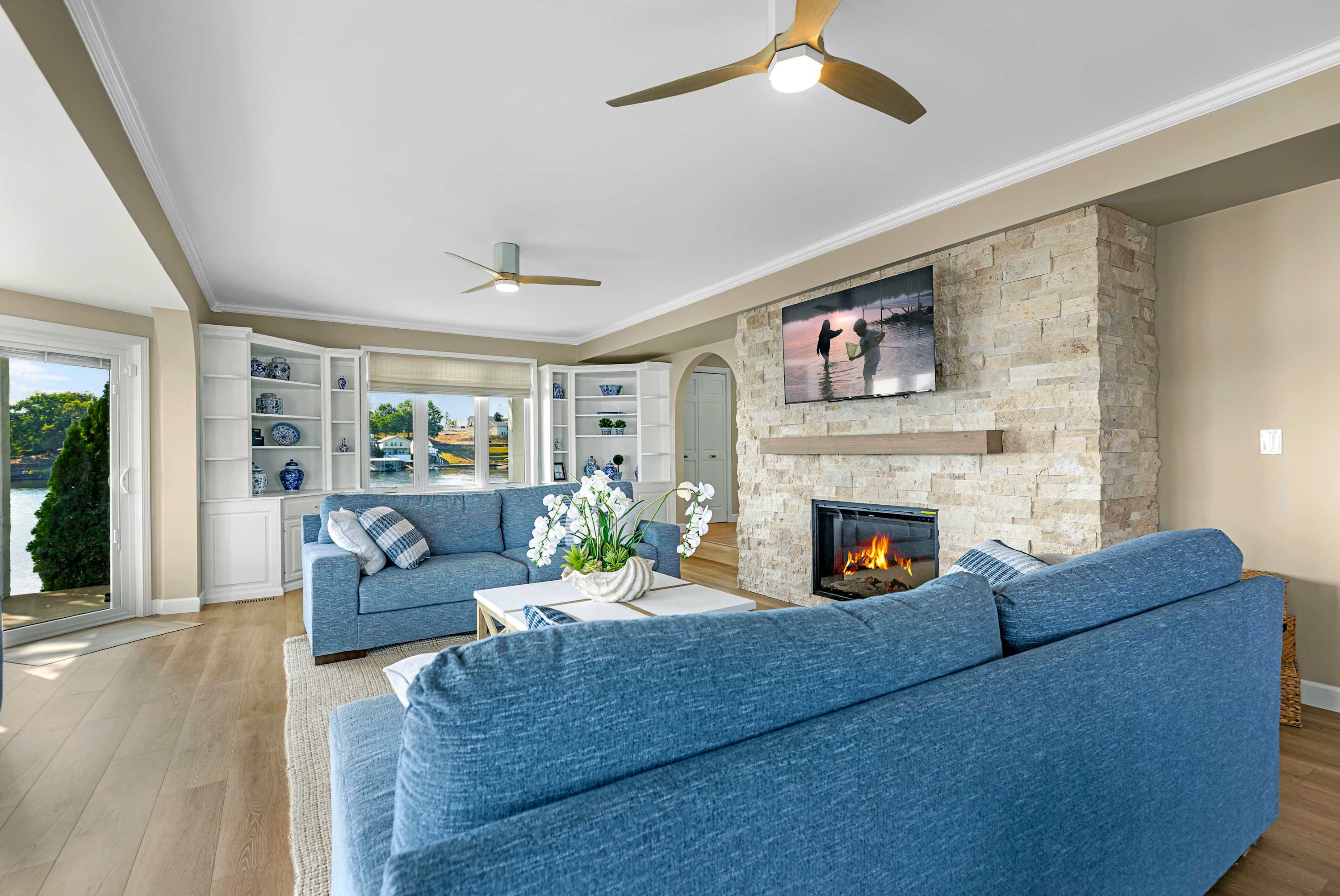 Panoramic Paradise – Lakefront Home for 15 w/ Game Room, Pool 8